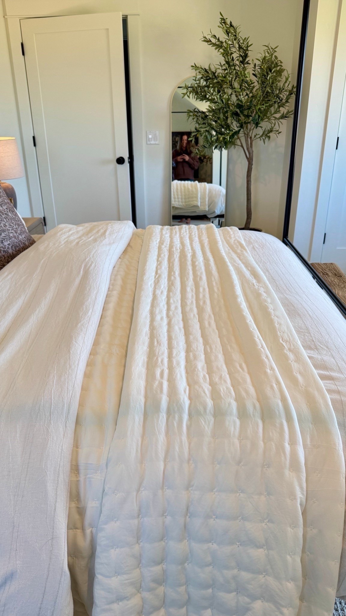If your bedroom feels off, start with bedding. This neutral set is breathable, comfortable, and brings that relaxed master bedroom look together.

Follow my shop @rushtonhome on the @shop.LTK app to shop this post and get my exclusive app-only content! Don’t forget to turn on post notifications using the 🔔 to get first dibs!



#LTKHome #LTKmomlife #LTKdayinmylife