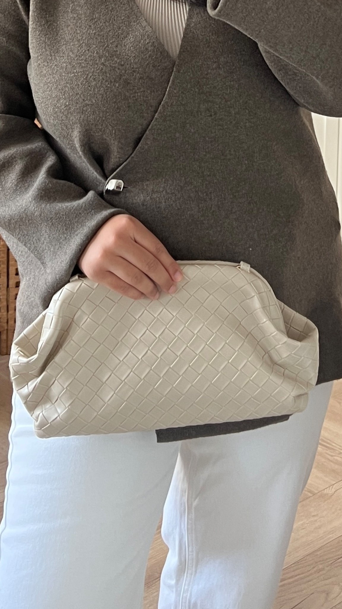 women cream bag 
