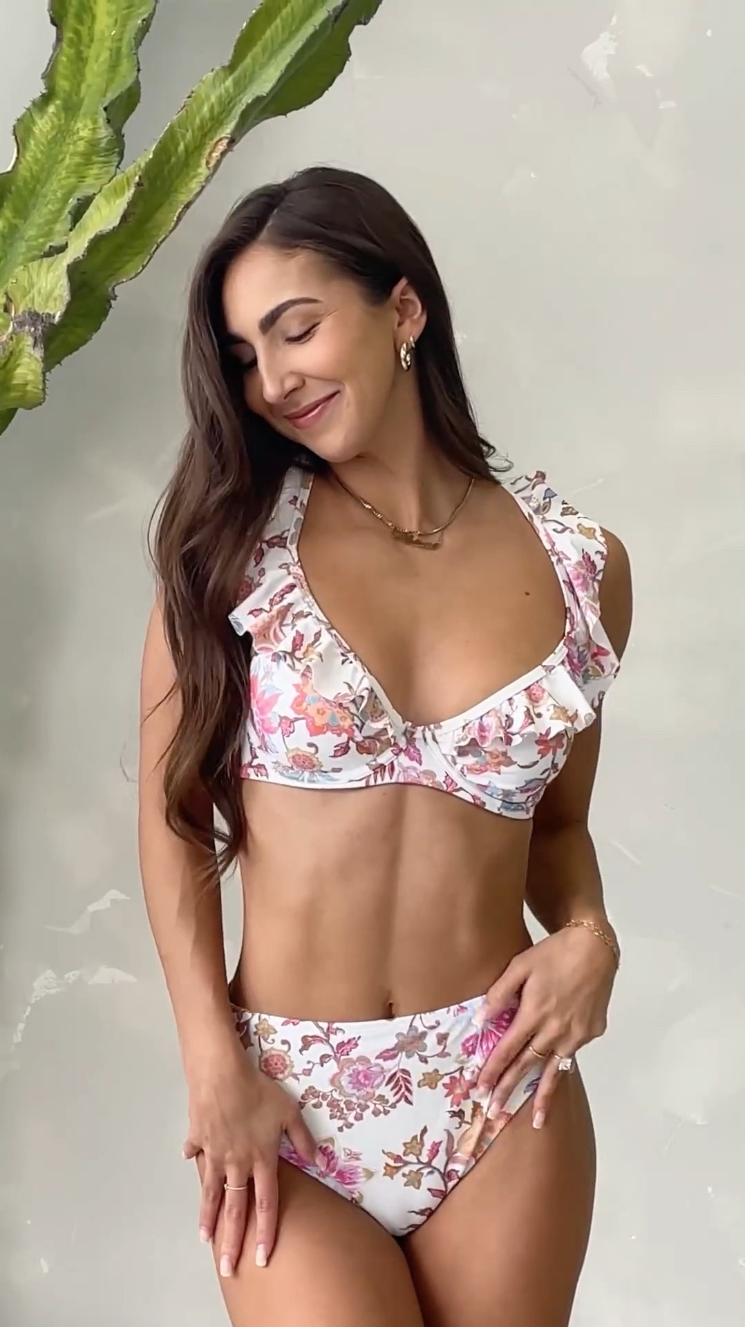 The cutest suit🌸and it’s on sale!!! I’m wearing a small

Bikini | bathing suit | floral | summer style | pool | beach | ootd | swimwear 

#LTKSwim #LTKSummerSales