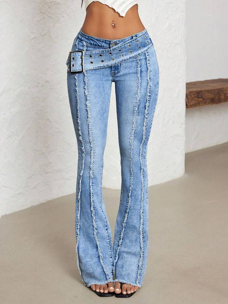 Jeanoix Plus Size Bell-Bottom Jeans With Sun Emblem Button And Eyelets, Low-Waisted | SHEIN