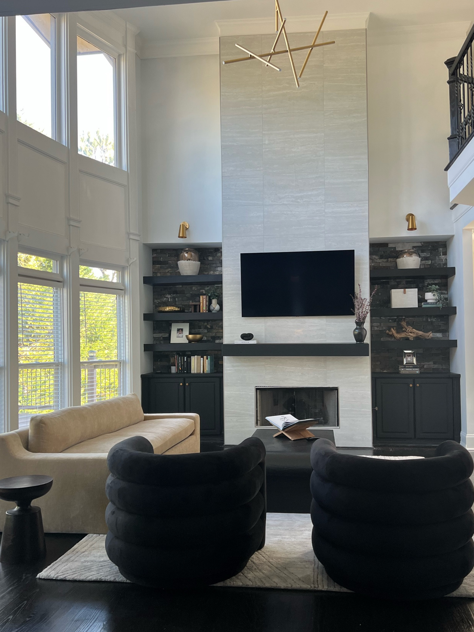 I love the mix of structured lines in our couch, paired with the curves in our chairs. 😍#LTKHome #LTKHomeDecor #CB2 #OrganicModern #Transitional