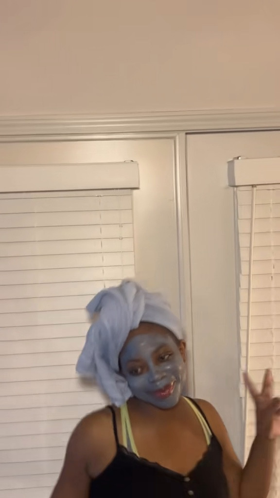 The skin is the largest organ in the body & it’s imperative to show it some TLC from time to time…a mud mask a day keeps the aging away….. ( obvi I’m kidding 😉) but for real  though ,check out the @sheamoisture African Black Soap ,Clarifying Mud Mask!!!
.
.
.
Follow @iammayadeanne for more updates ✨

#contentcreator #blackgirlcontentcreator ##explorepage #sheamoisture #skincare #skincaregoals #beautyinfluencer #africanblacksoapmudmask

#LTKStyleTip #LTKBeauty #LTKSaleAlert