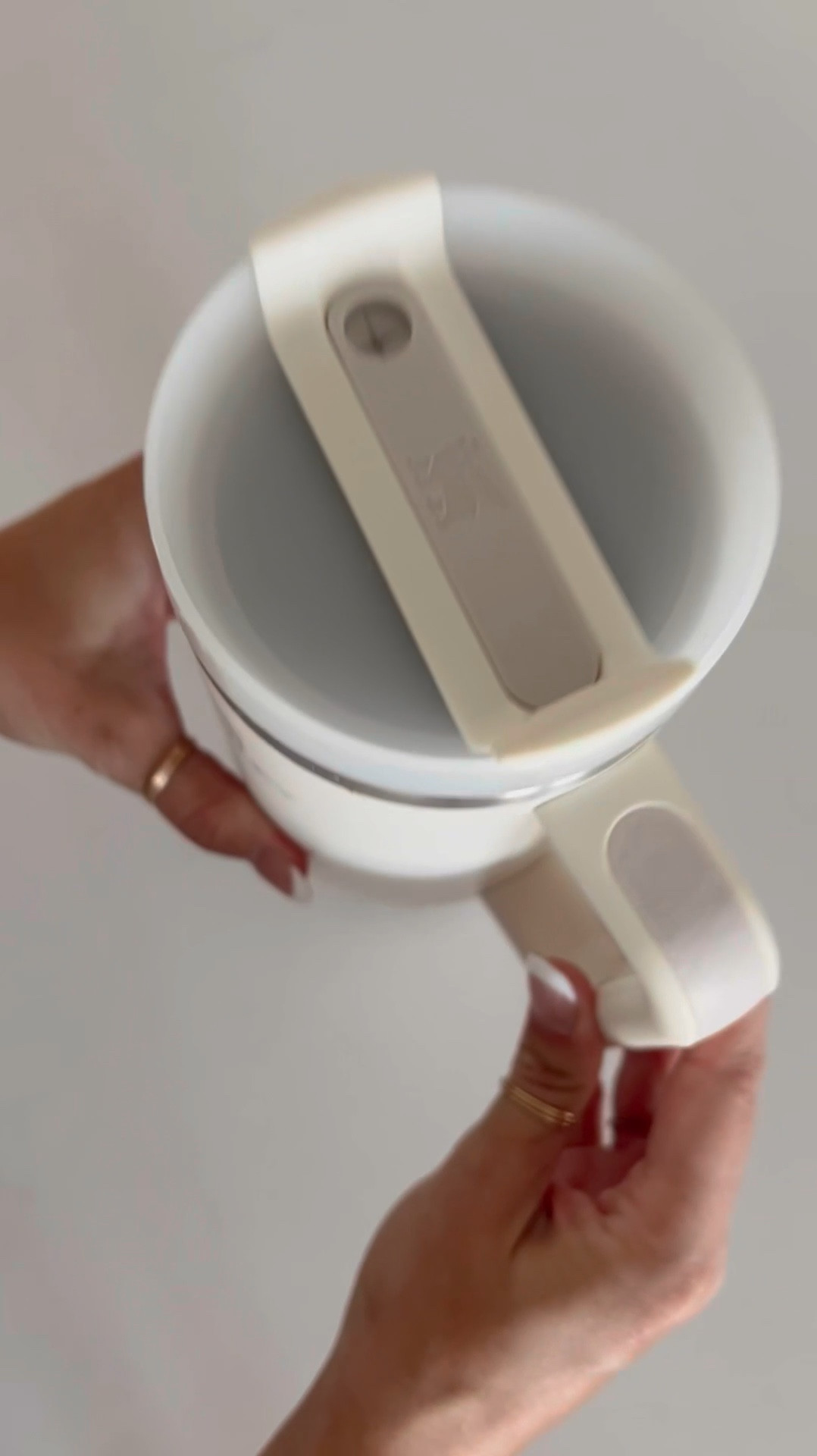 For anyone you know who LOVES to always have two drinks in arms reach, they need this. 🥤🧋

#LTKFamily #LTKActive #LTKHome