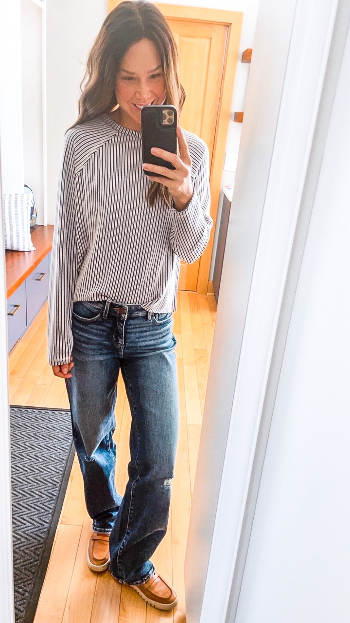 Basic with texture

Cozy up in this long sleeve style.This long sleeve top features a unique textured stripe pattern that is flattering and so soft.

Top: small
Pants: 24