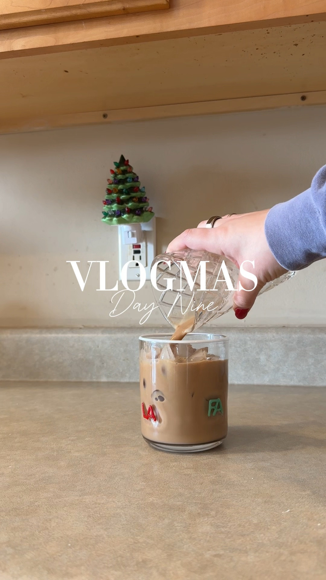 Vlogmas Day 9!

#LTKdayinmylife #LTKHoliday #LTKmorningroutine