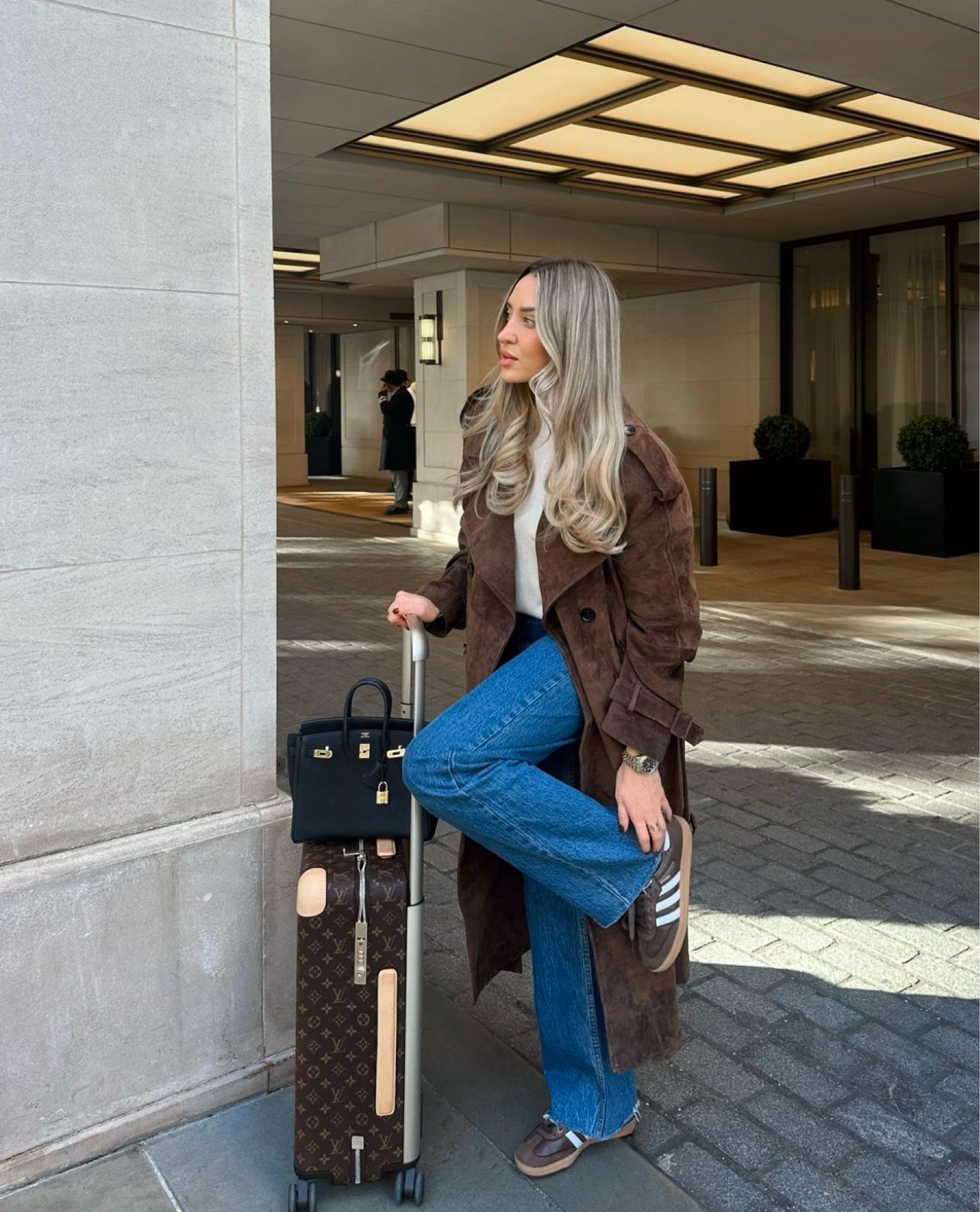 Autumn London staycation 🤎 perfect time of year for city breaks and cute autumnal holidays! Styling my favourite suede trench coat from De Savary, with dark blue marble jeans from Abercrombie, Adidas trainers and the ultimate luxury travel piece by Louis Vuitton

#LTKtravel #LTKautumn #LTKstyletip