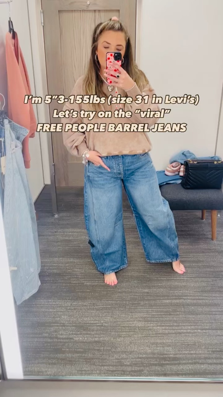 I usually wear a size 31 in Levi’s and the 29’s fit good in these jeans. I understand the craze now they’re so comfy!! It’s like wearing a pair of joggers! The paint splatter ones are a tad snugger and a little shorter for some reason. I’m planning to cut the bottom of the blues ones so they have an unfinished hem. If you buy them at Nordstrom they will do it there for you too 👖🪄