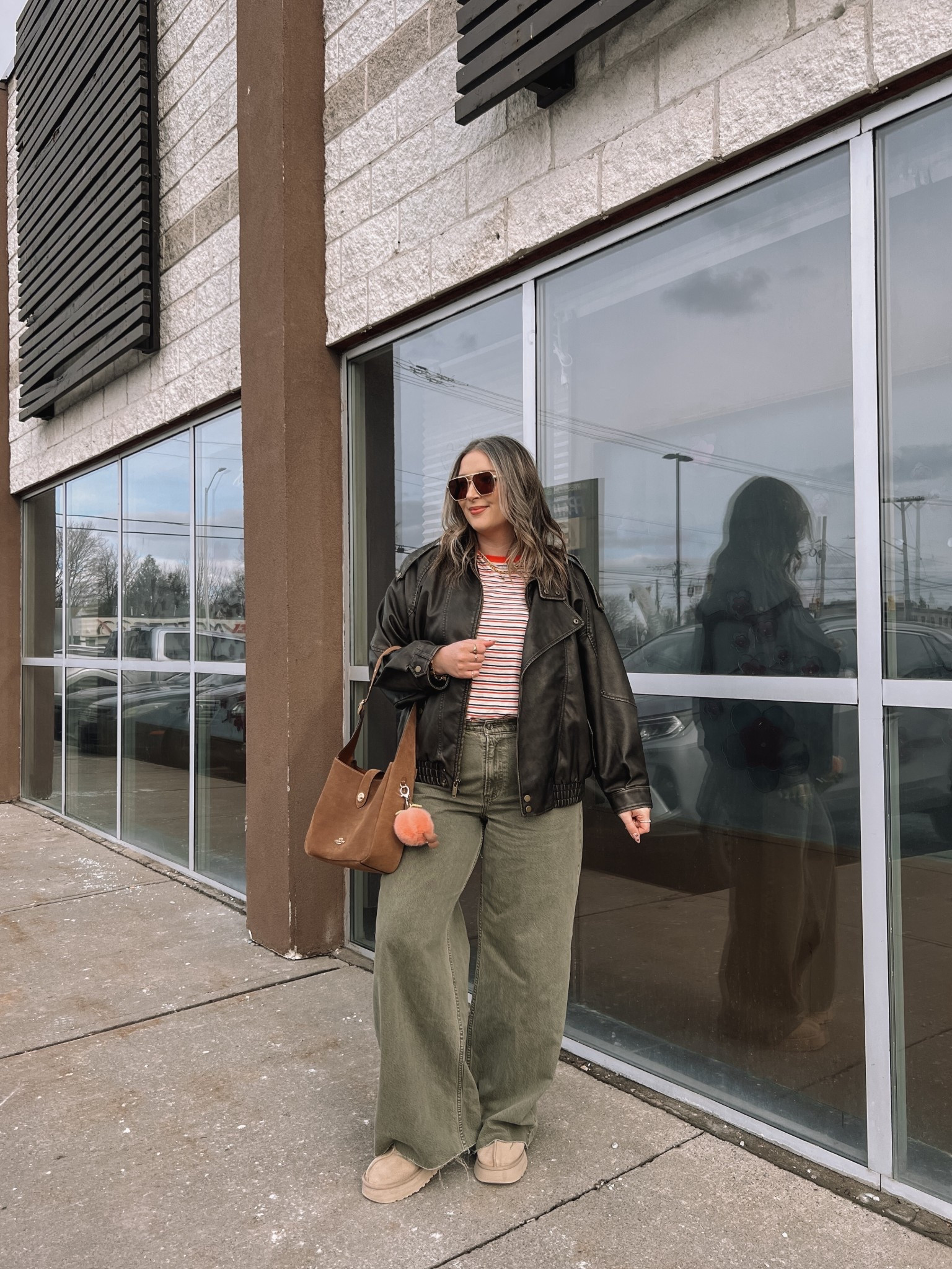 Easy spring outfit! Code SPRINGAF for extra 15% off Abercrombie! Wearing my usual size L in the leather jacket. Sized up to XL in the striped tee since I have a larger chest and didn’t want it tight. Wearing 32 long in the olive jeans (the long length was a bit too long for me, reg was too short, so I cut the hem for a custom length! Ugg Tazz platforms fit TTS. I wear this coach bag constantly, and the jellycat peach bag charm is so fun for spring!


#LTKsale #LTKjeans #LTKmidsize