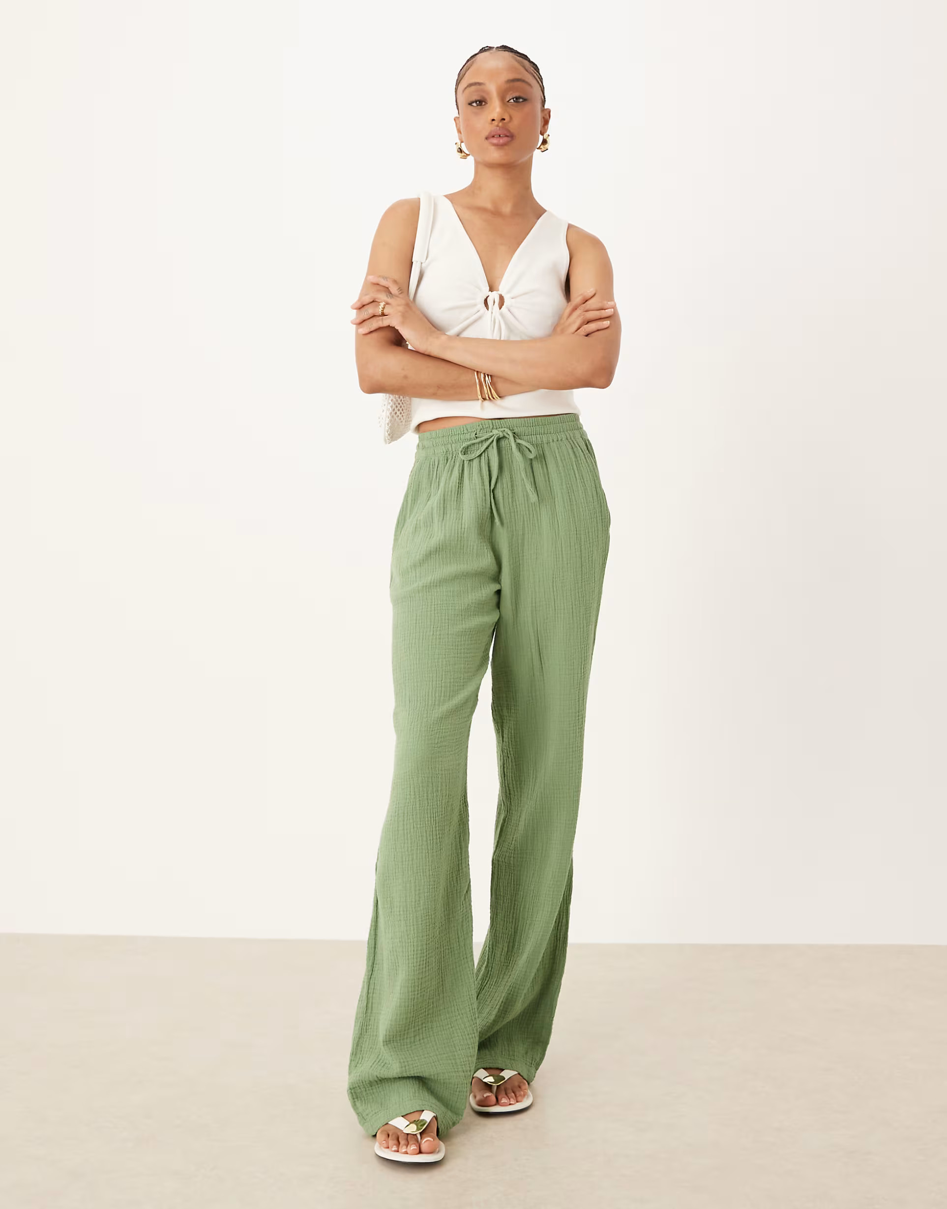 JDY Tall - Broek van kaasdoek met wijde pijpen in groen | ASOS (Global)