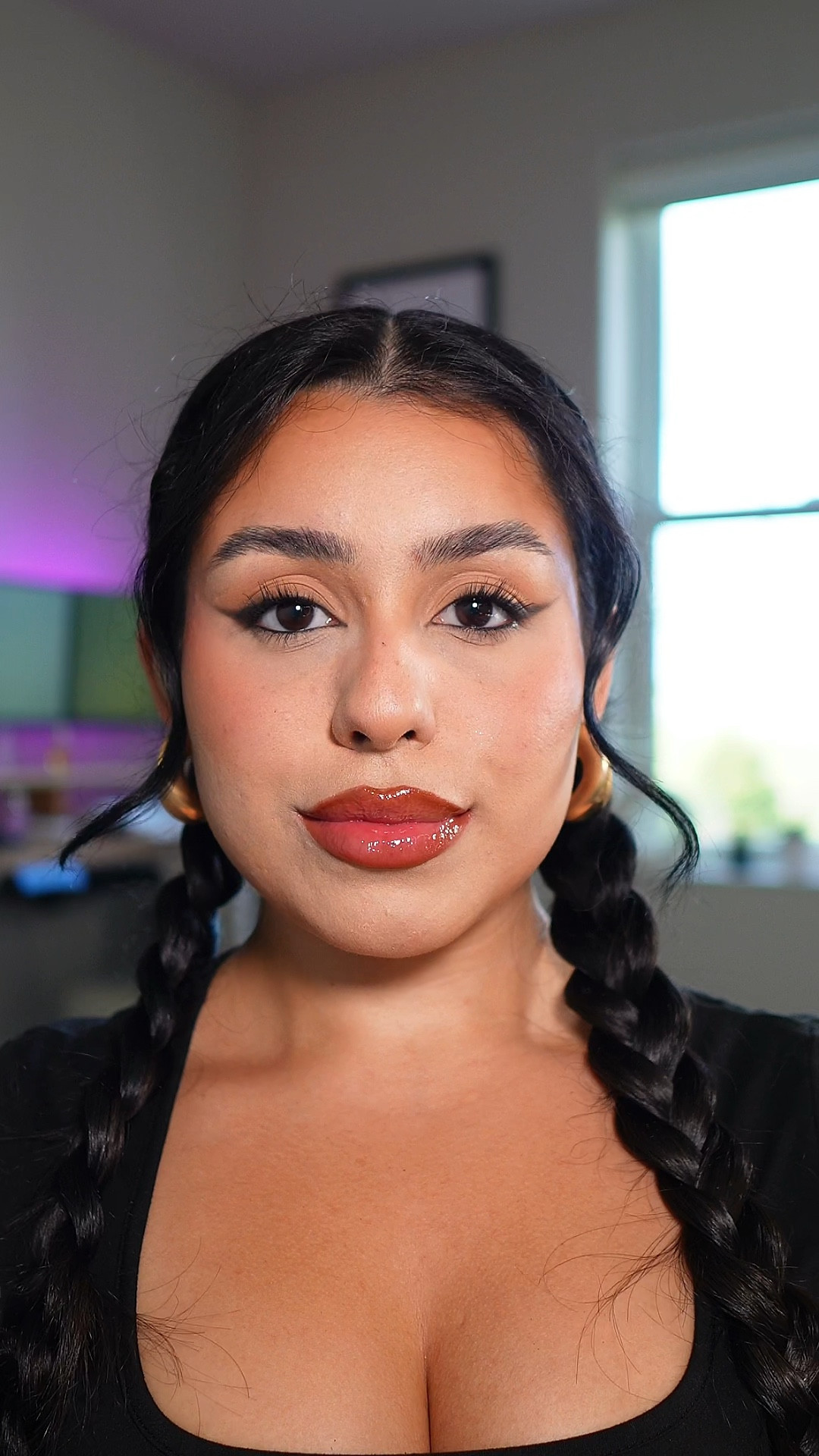 my everyday makeup routine! i don’t always do the wing but everything else stays the same. these are my staples in my makeup bag! 

#LTKVideo #LTKxelfCosmetics #LTKBeauty