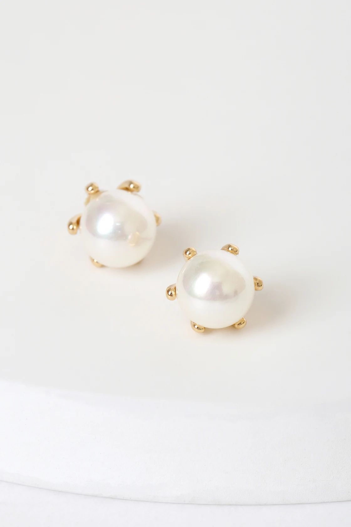 So Divine 14KT Gold Pearl Stud Earrings | Lulus (US)