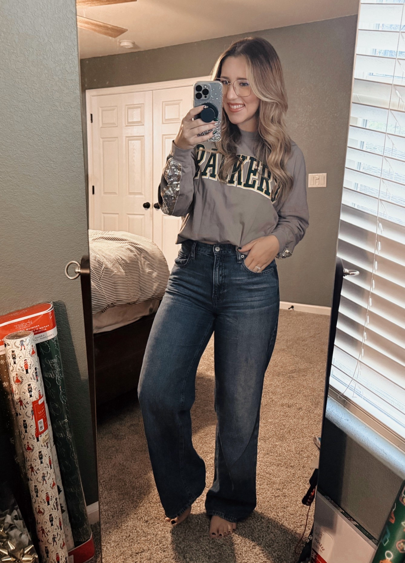 Saturday football 🤝 Christmas sparkle ✨
Packers game day but make it festive!
Sequins, denim, and cozy layers for a holiday weekend game (and fingers crossed, a win!) 💚💛 #GoPackGo

#PackersGameday
#GoPackGo
#GamedayCouture
#NFLStyle
#FootballFashion
#SaturdayGameday
#HolidayOutfit
#DecemberStyle

#LTKootd #LTKHoliday