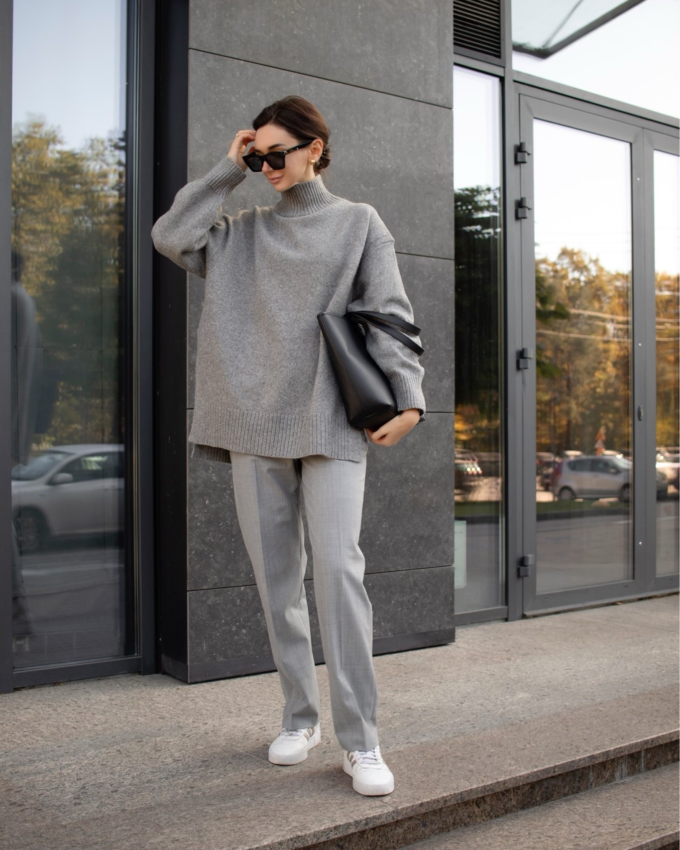 This is absolutely my favorite sweater in the cold season. It's so cozy, cute, and comfortable that I don't want to take them off. However, you need to know that it's really very oversized. On me, size S, and my height is 172 cm.
#h&m 

#LTKunder50 #LTKfit #LTKSeasonal