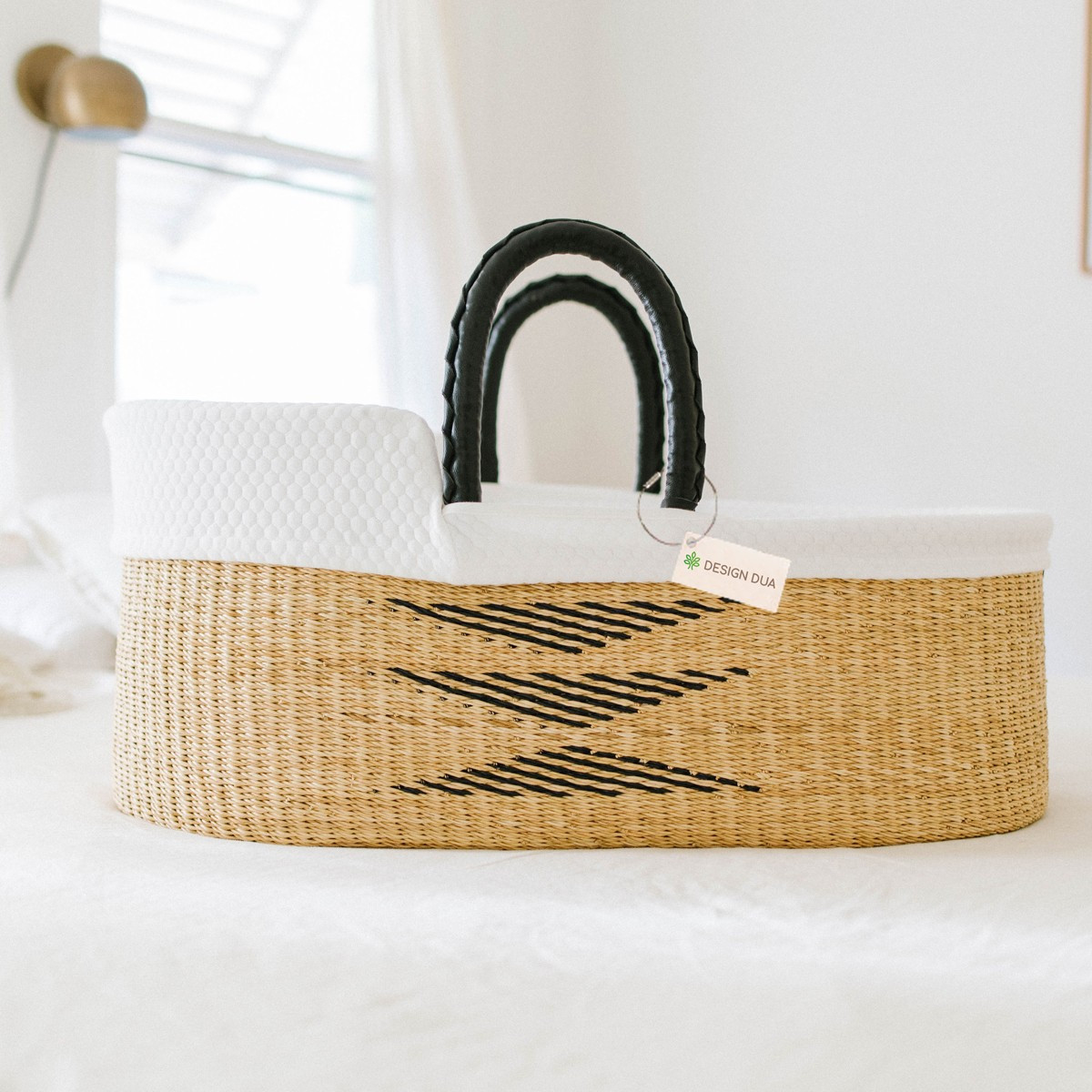 Design Dua Bilia Bassinet with Organic Insert - Natural & Black | The Tot