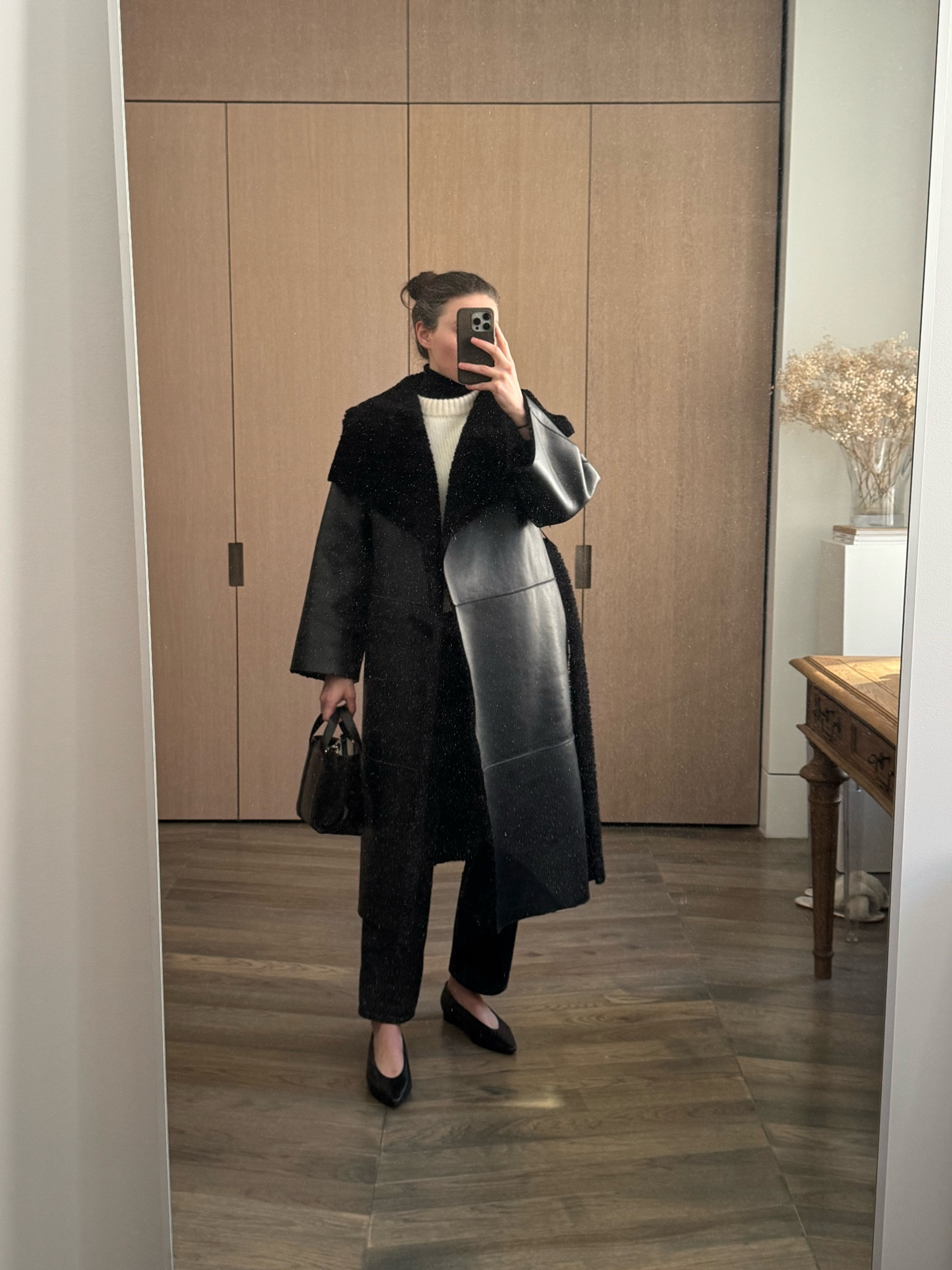 Client visit 

Sweater runs naturally oversized, jeans and flats are true to size

#LTKStyleTip #LTKShoeCrush #LTKItBag