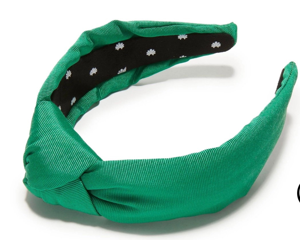 My Christmas Headband! 

#LTKmomlife #LTKHoliday #LTKGiftGuide