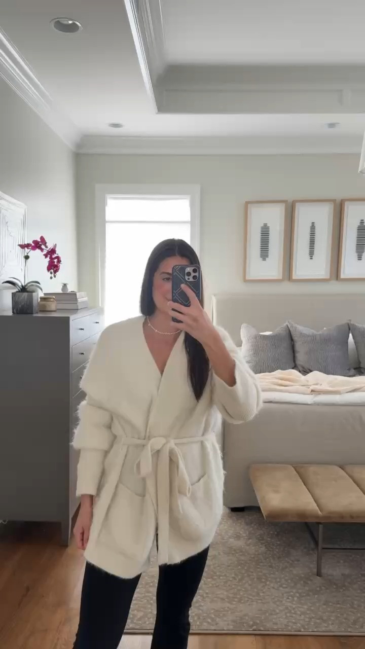 Loving this cozy cardigan robeee

tts: size down 1!

barefoot dreams, barefoot, vitality, cozy robe, cozy cardigan robe, revolve, revole finds, grace white 

 

#LTKgrwm #LTKootd #LTKmomlife