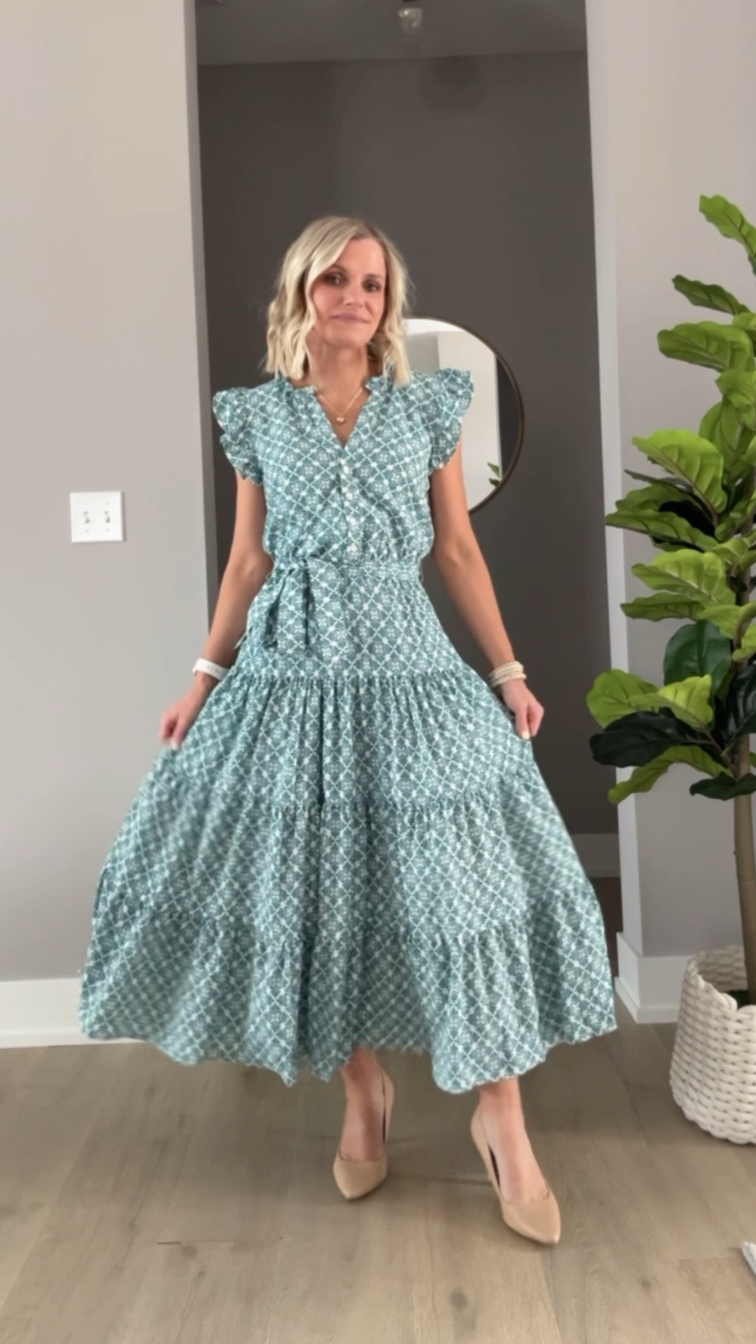 I love this gorgeous dress from @Gibsonlook It’s the perfect spring dress! 👗 I’m wearing an xxsmall
Use my code: THRIFTYWIFE10 for 10% off
Easter dress | family photo dress | graduation dresss

#LTKPetite #LTKOver40 #LTKSeasonal