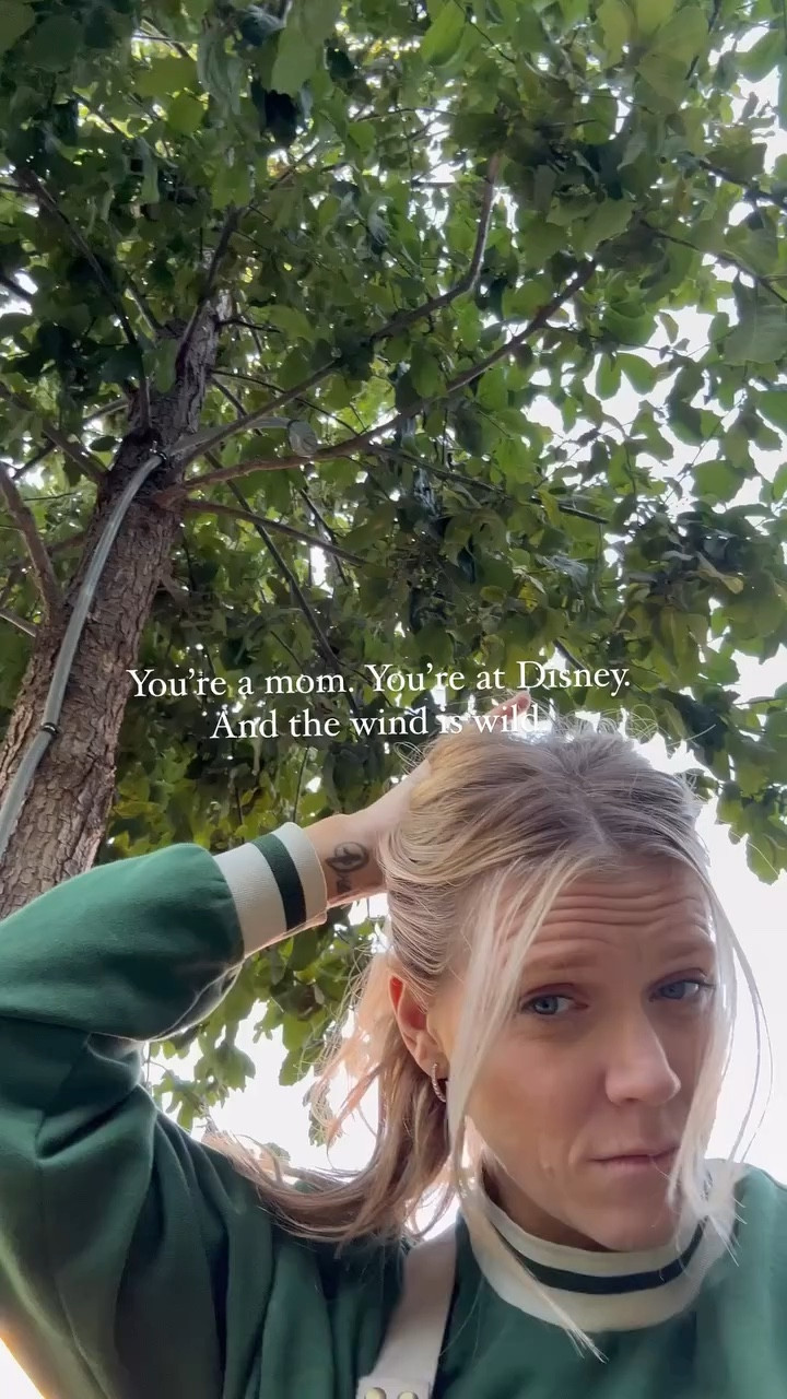 The wind yesterday. Was unreal. Felt like Palmdale. 

#sahmomlife #sahmstyle #sahmproblems #girlmomlife #realmotherhood #momhairdontcare #misstrunchbull #easyclawclipstyles #clawcliphairstyle #clawclips #clawcliphairstyles