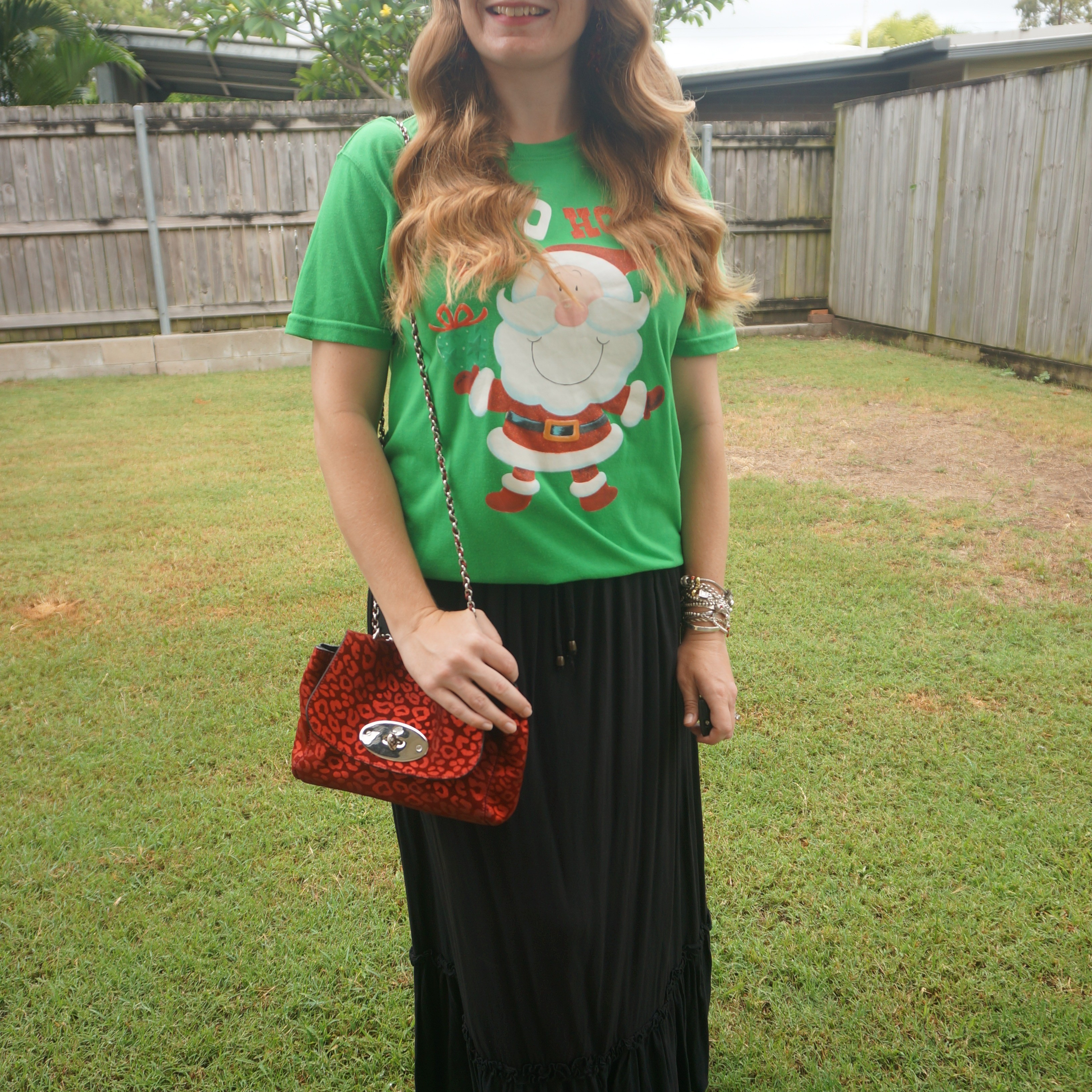 Christmas eve outfit: festive Santa glitter tee, black maxi skirt and Mulberry small Lily bag ❤️💚

#LTKbag #LTKsummer #LTKfestive