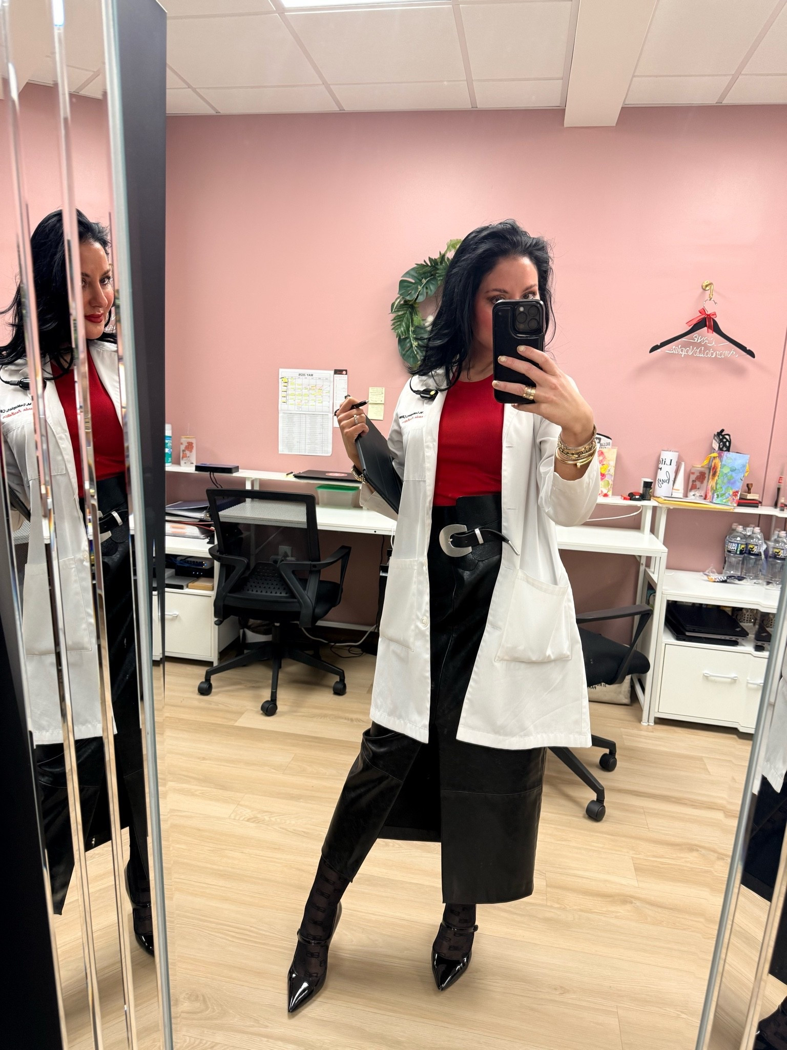🖤♥️🖤

#LTKgrwm #LTKootd #LTKmorningroutine