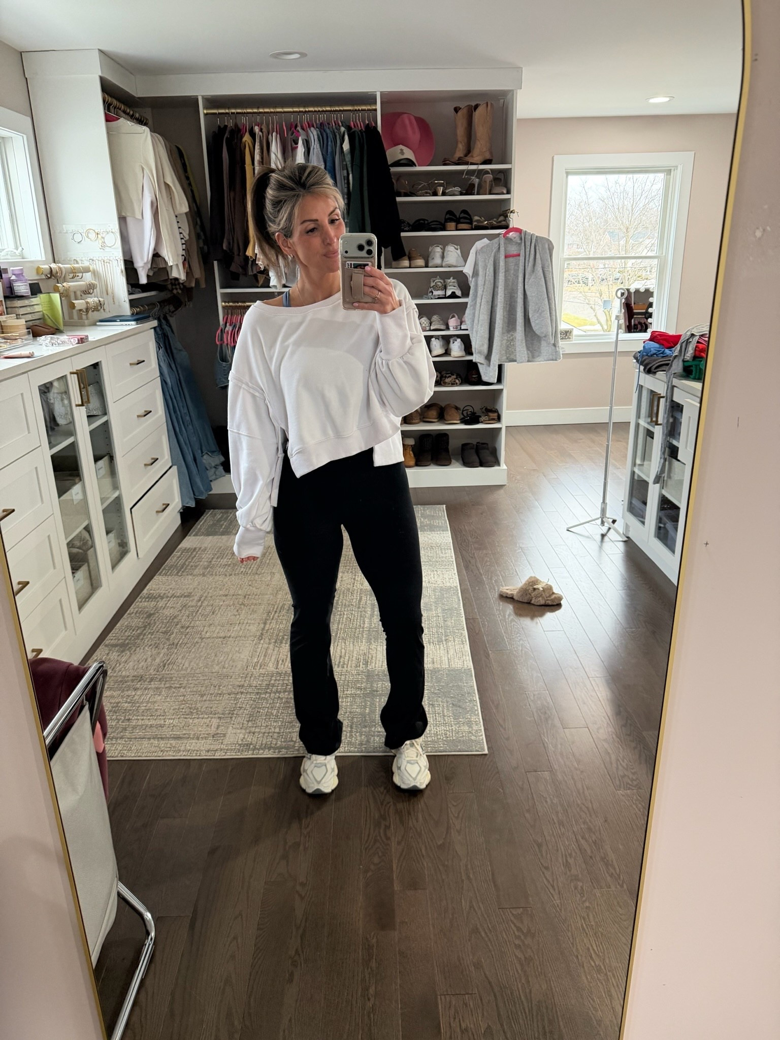 These pants are such good quality!! 

#LTKootd #LTKmomlife #LTKgrwm