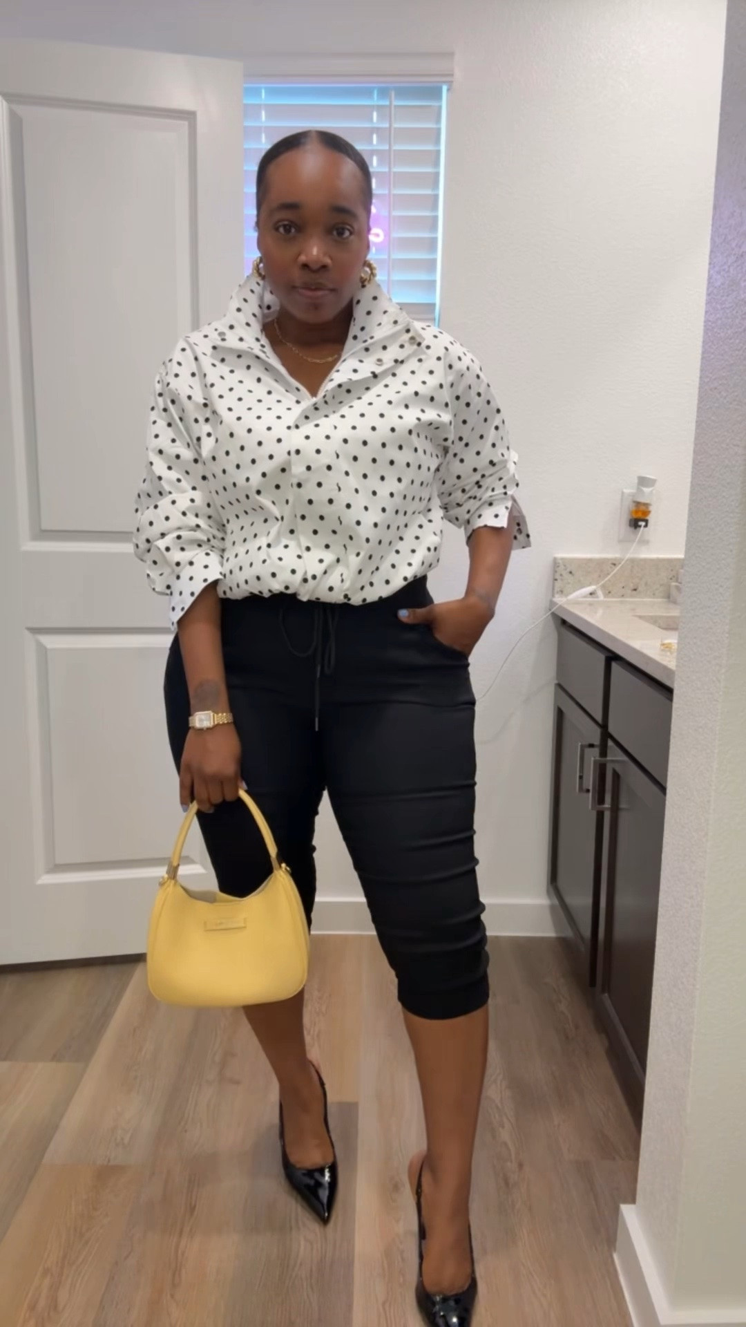 When your basics are structured and your accessories are intentional, the look speaks for itself.

#MidsizeStyle
#StyleInspiration
#AffordableFashion
#TheVonshayEdit

#LTKU #LTKMidsize #LTKootd