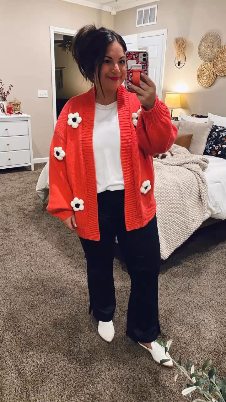 This hot pink flower cardigan is perfect for adding a pop of color to any outfit and brightening up these chilly days. Who else loves a little floral fun? 💖🌸
mules: fit true to size // wearing a 5
leather pants: fit true to size // wearing a 32 regular
muscle tee: fits true to size // wearing a large
cardigan: fits true to size // wearing a large 

 

#LTKGiftGuide #LTKSeasonal #LTKSaleAlert