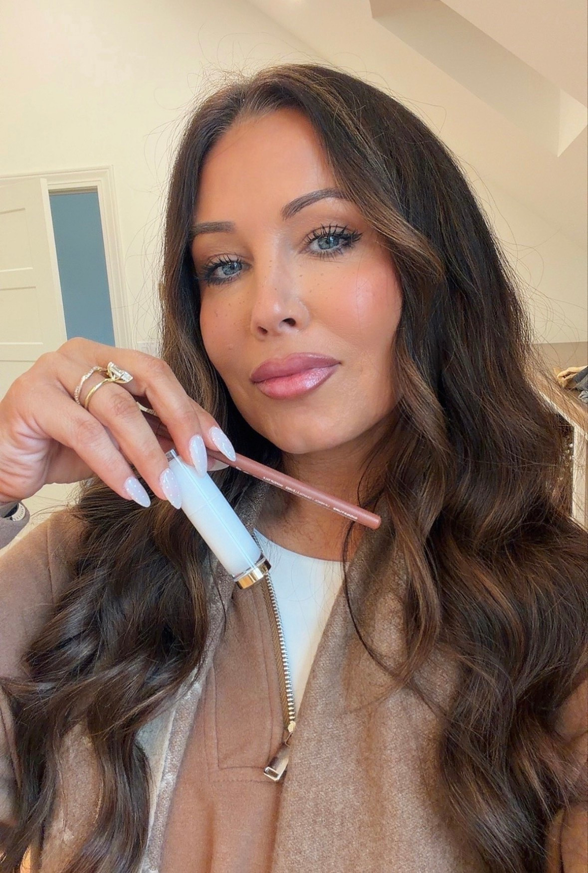 An oldie but a goodie, this was my go to every day lip combo earlier this year and I just rediscovered it! My lips look so hydrated and full. Everything’s linked for easy shopping!🤍

Lipstick rum raisin
Lip liner- makeup talk

#LTKgrwm #LTKmomlife #LTKselfcare