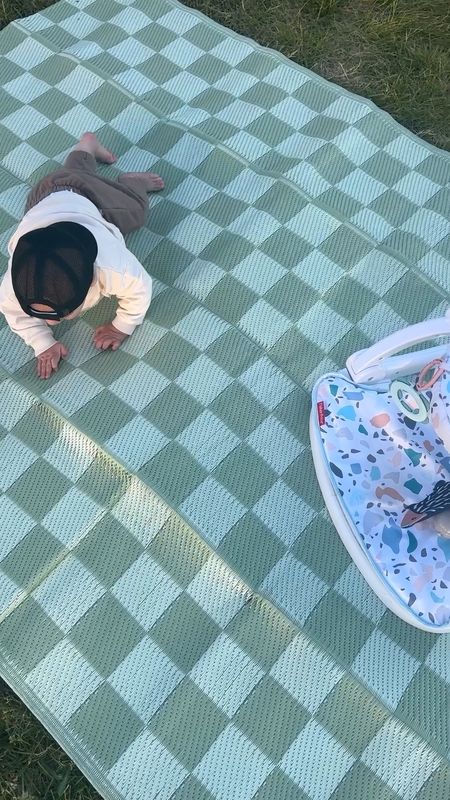 Amazon finds
Baby finds
Outdoor fold up mat
Perfect if you have a baby on the move 
Sit up seat 
6 months old 


#LTKVideo #LTKBaby #LTKTravel