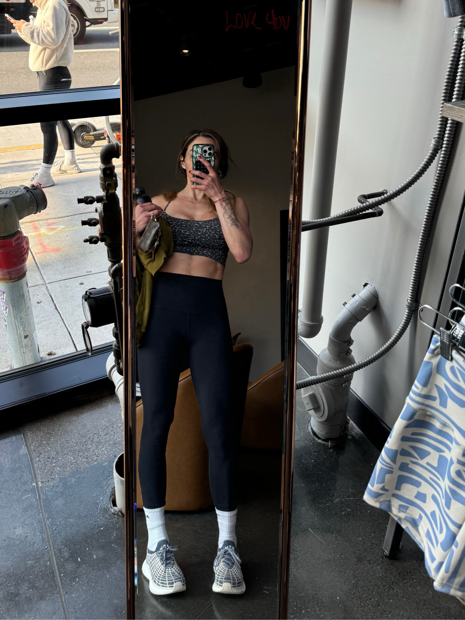 Back at Barry’s this am and it felt so good 💪🏼 and wearing the best leggings I’ve owned for only $28!! 

#LTKActive #LTKFitness #LTKStyleTip