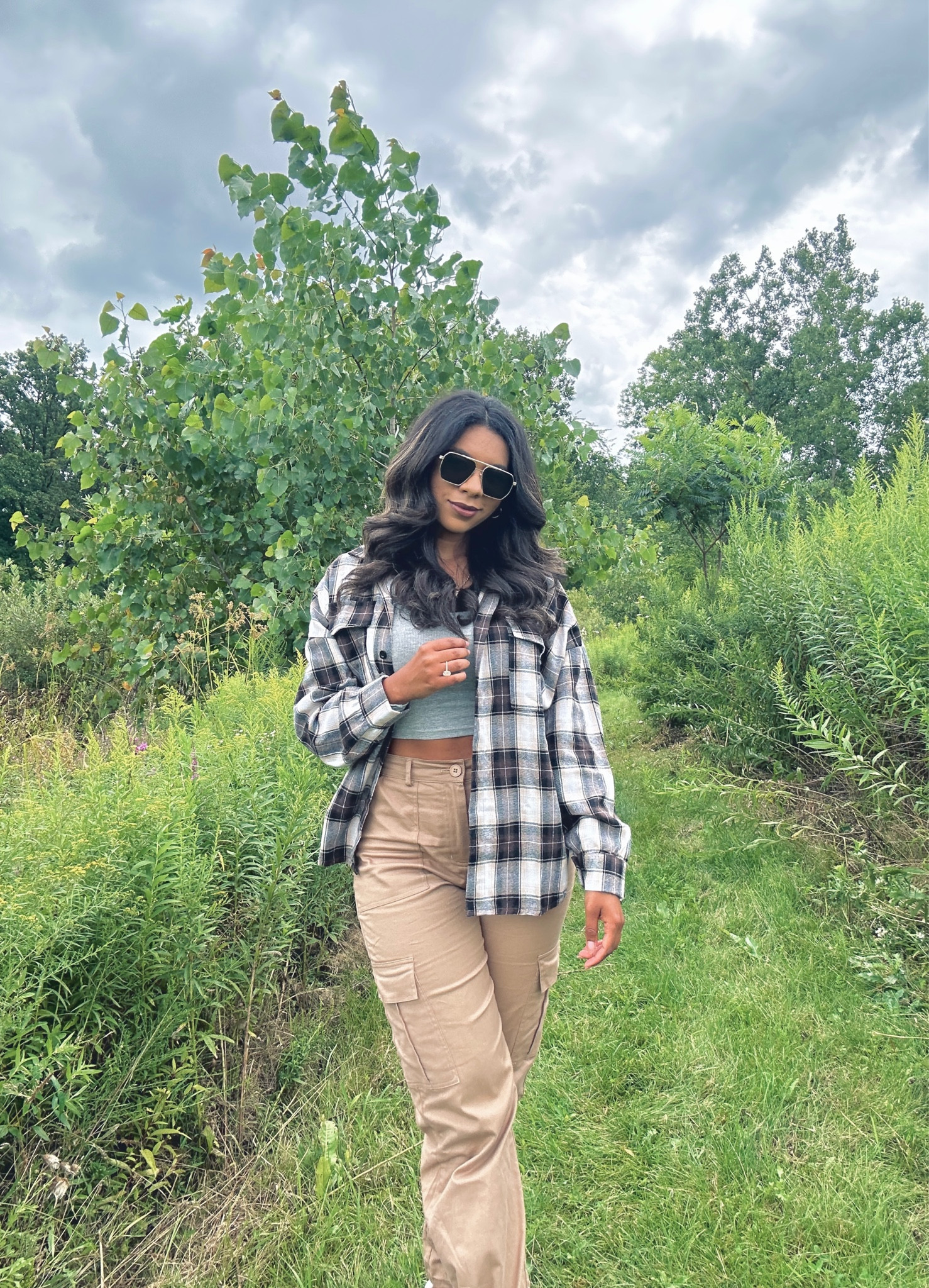 Amazon outfit idea! Amazon fall must haves! Basic ribbed long sleeve- flannel- affordable cargos- outfit inspo- casual style- size 6 fashion 