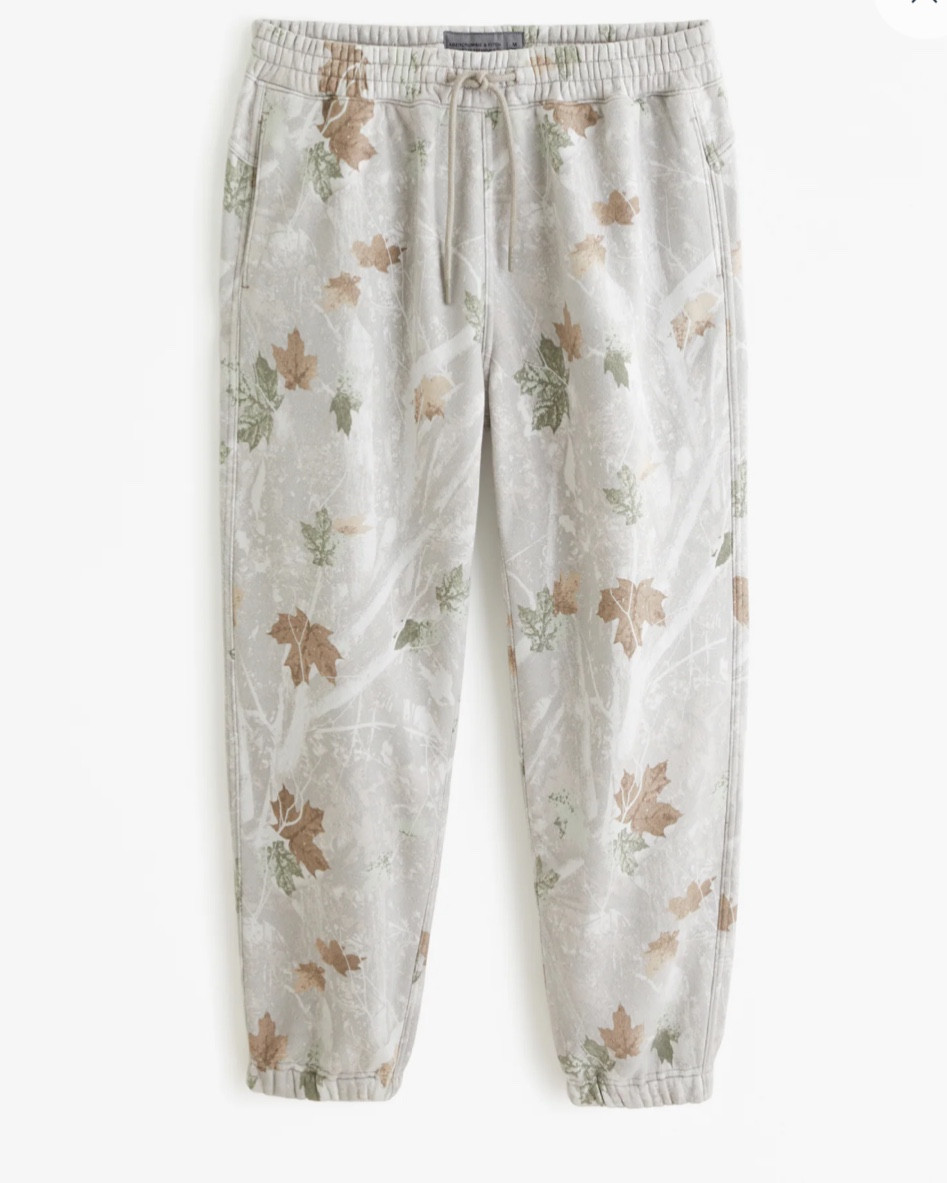  Abercrombie camo hoodie but In a sweatpants version😭

#LTKHoliday #LTKSeasonal #LTKGiftGuide