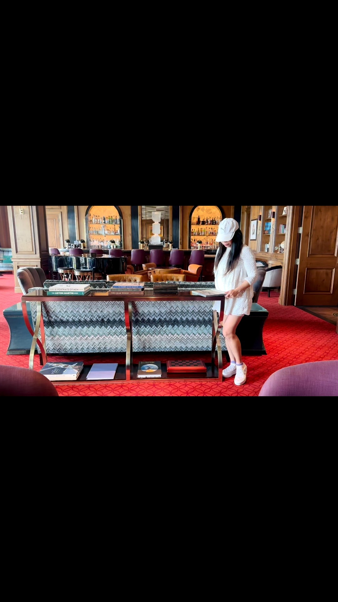 Add a sleek console behind the sofa to elevate your living room and make holiday get-togethers effortlessly chic and functional. ✨🎄

#LivingRoomStyle #HolidayHosting #ConsoleTable  #CoastalChic #HomeEntertaining #InteriorDesign #HomeDecor #HolidayInspo

#LTKCyberWeek #LTKHome #LTKHoliday