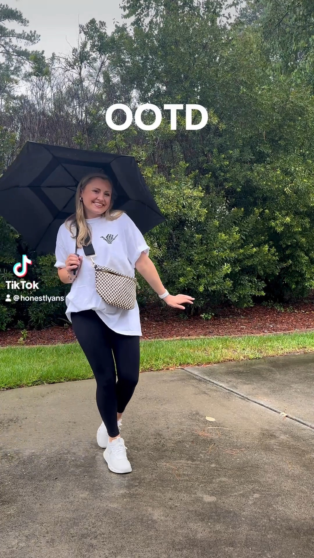 Rainy day outfit! 
Shirt: Etsy, Size XL for an oversize fit (Comfort Colors)
Leggings: Aerie, Size M
Shoes: ON Cloudnova
Bag: Pretty Simple, black and white, bought on TikTok shop (It’s in my TikTok shop showcase!)