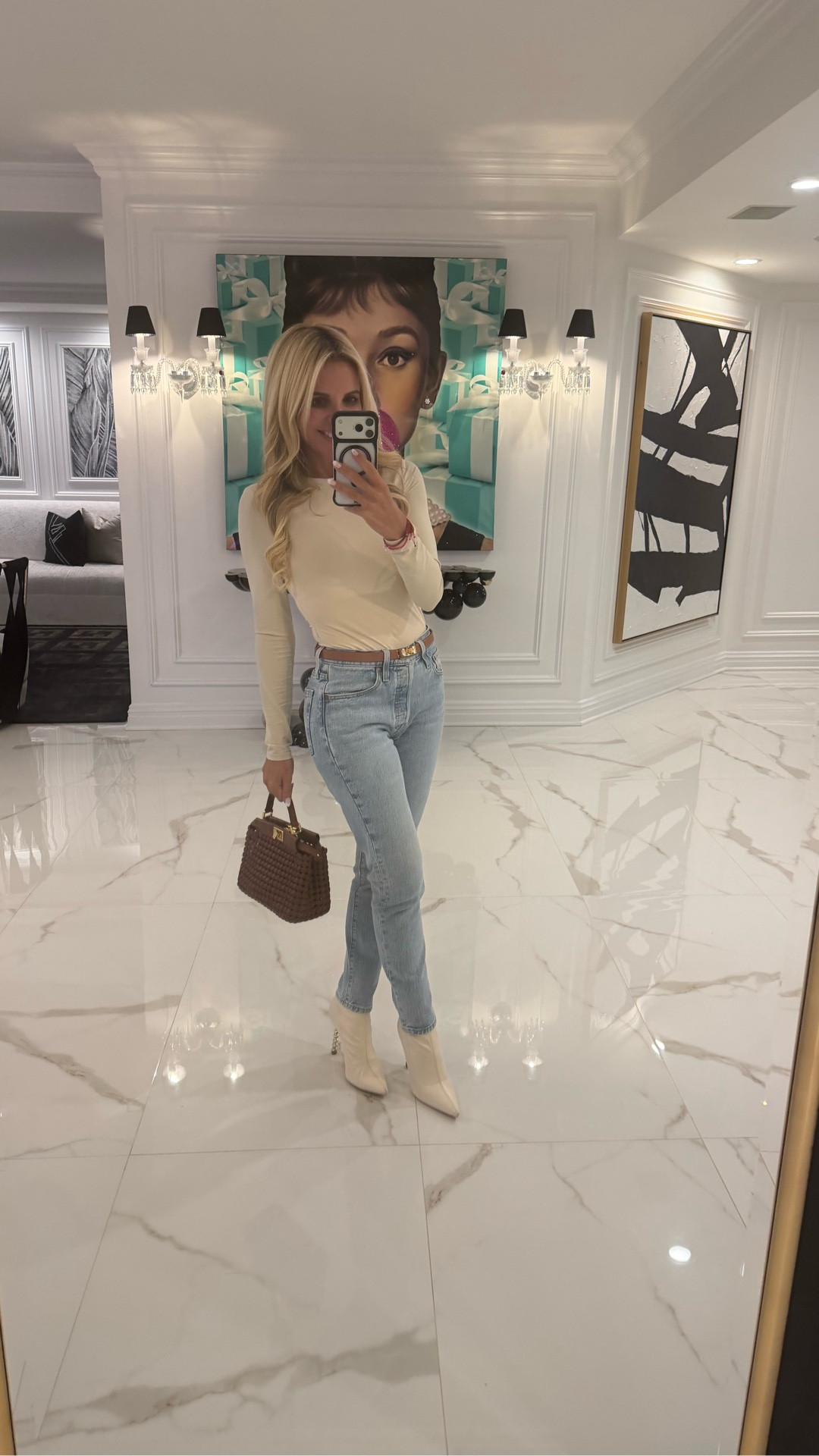 So many staples in this outfit!!😍😍

Winter fashion, New York, winter outfit, jeans, pants, boots, bodysuit

#LTKSeasonal #LTKSaleAlert #LTKFindsUnder50