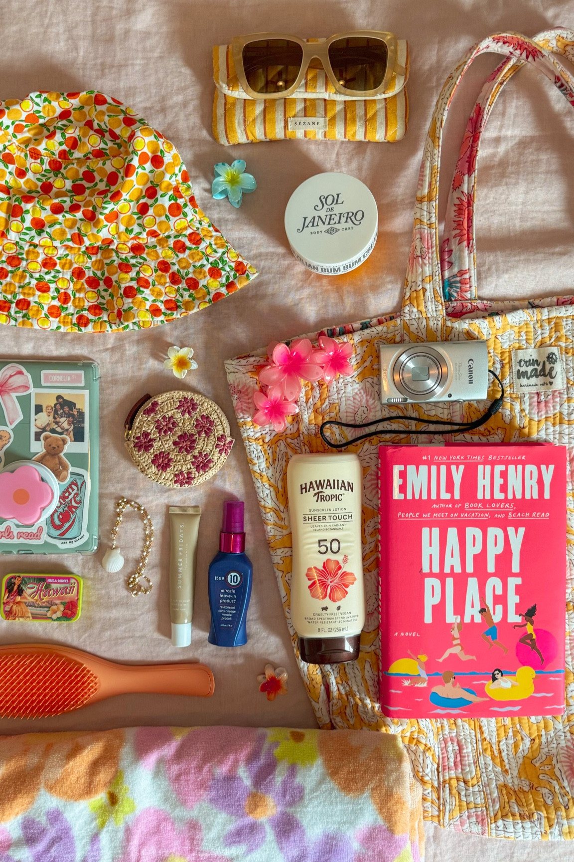 what’s in my beach bag!🌸🍌🫧 

#LTKSeasonal #LTKItBag #LTKTravel