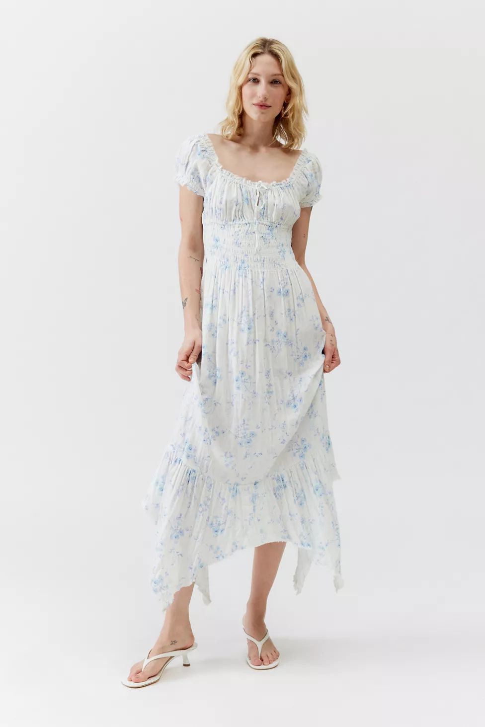 Kimchi Blue Suki Floral Smocked Midi Dress | Urban Outfitters (US and RoW)