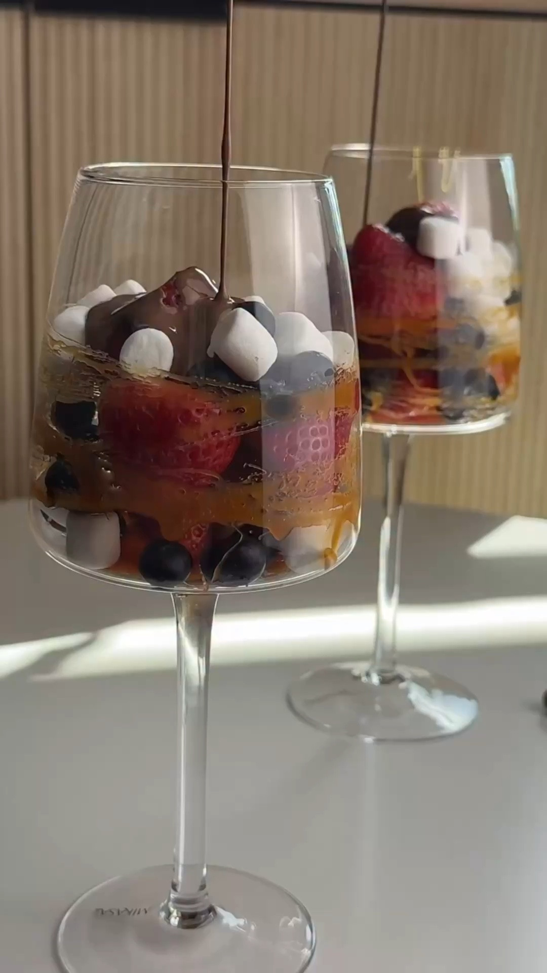 Viral fruity chocolate cups 🍓🍫
Dark chocolate for me, milk chocolate for him.
Simple, customizable, and perfect for sharing… or not 🤭

#valentinesday #valentinesdayideas #strawberrychocolate #snack #valentinesdayinspo

#LTKselfcare #LTKFestival #LTKfoodie