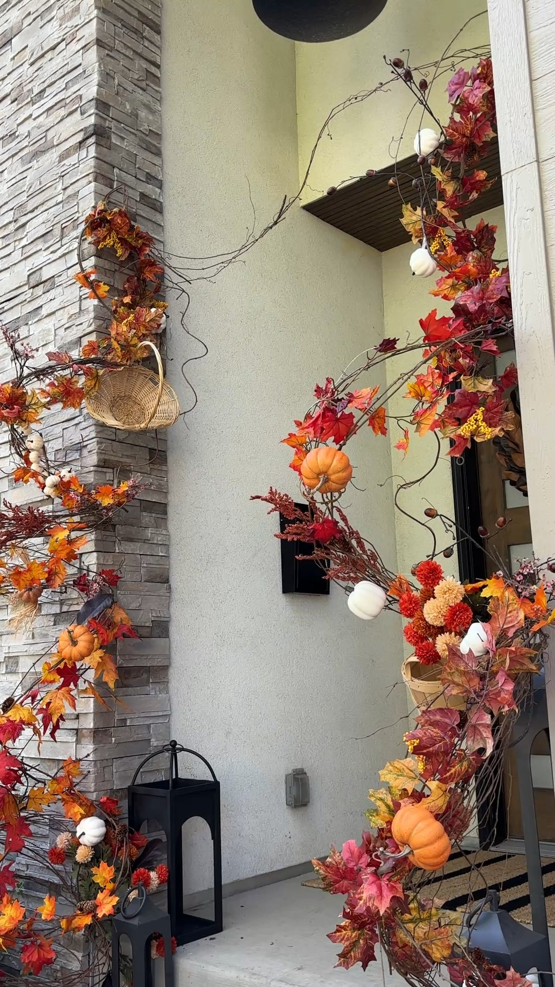 Fall door porch decor

#LTKdayinmylife #LTKHome #LTKmomlife