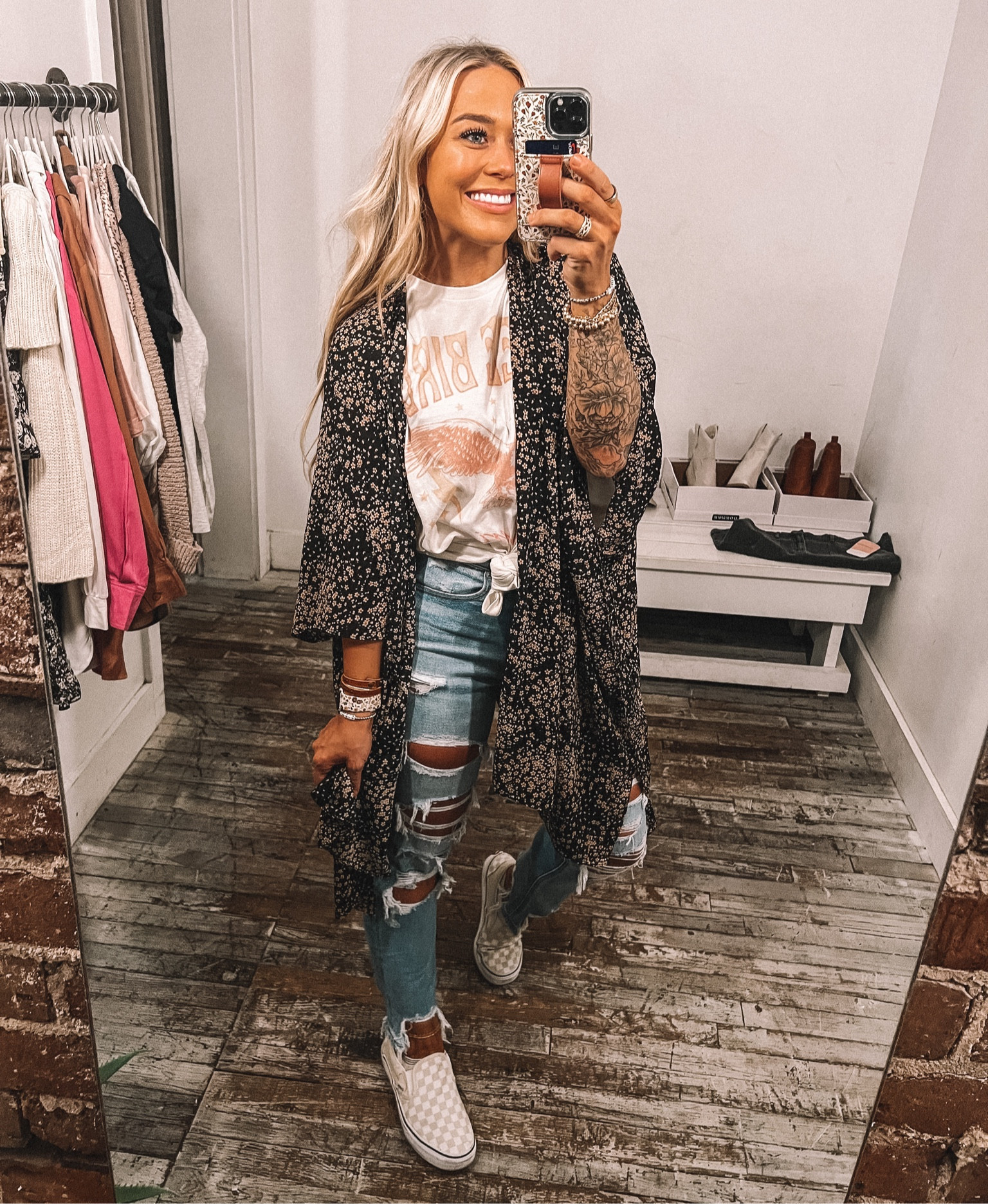 Okay this kimono is literally MY FAVE🫶🏼✨😍the colors are so good for fall! It’s one size🤙🏼 Code: HOLLEY15 works site-wide for 15% off your purchase minus their exclusives! Online & in store🫶🏼✨ 

#LTKunder100 #LTKfit #LTKSeasonal