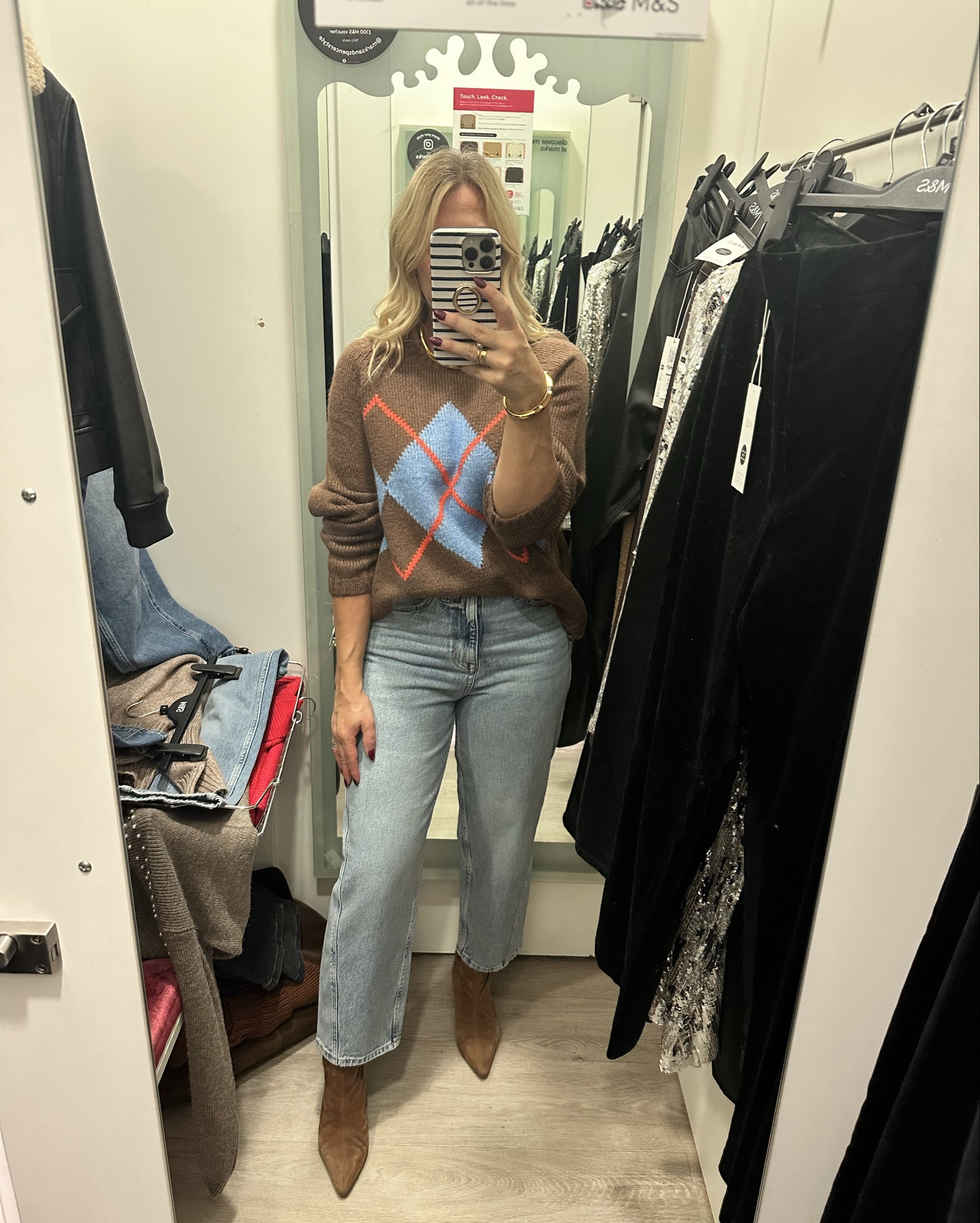 Day 4 of holiday season outfits covers jumpers, carrot jeans, patent and suede boots and a faux leather skirt - hopefully something for everyone! 


#LTKmidsize #LTKuk #LTKstyletip