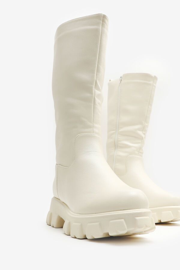 Mid-Calf Boots with Chunky Lug Sole | Ardene