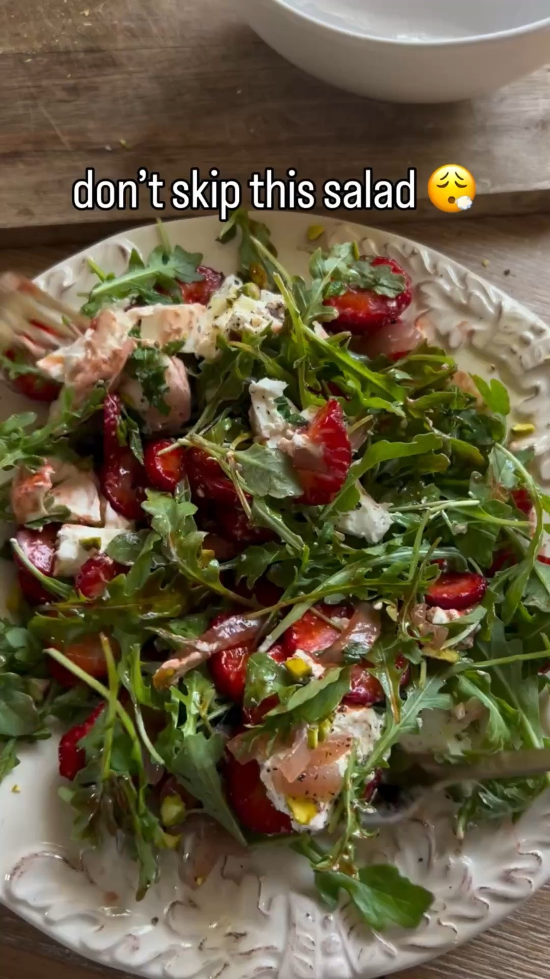 don’t skip this one 😮‍💨🍓✨
this salad tastes like spring in every bite and it’s SO easy to throw together

sweet louisiana strawberries + creamy burrata + arugula + that tangy balsamic + fresh mint … it just works

saving this for spring because it’s light, fresh and looks way fancier than it is 🙌🏼

you need:
• 1 pint strawberries (sliced)
• 3–4 oz arugula
• 8 oz burrata
• 2 tbsp balsamic glaze
• olive oil
• flaky salt + pepper
• 1/4 cup chopped pistachios
• fresh mint or basil
• optional: pickled red onion

how to:
toss strawberries with balsamic + let sit ~5 min
layer arugula, strawberries + burrata
finish with pistachios, herbs, olive oil, salt + pepper
(extra balsamic drizzle because yes 😮‍💨)

👉 save this for your spring table 🐣

#springrecipes #easterbrunch #balsamic #salad #burrata

#LTKdayinmylife #LTKSeasonal #LTKfoodie