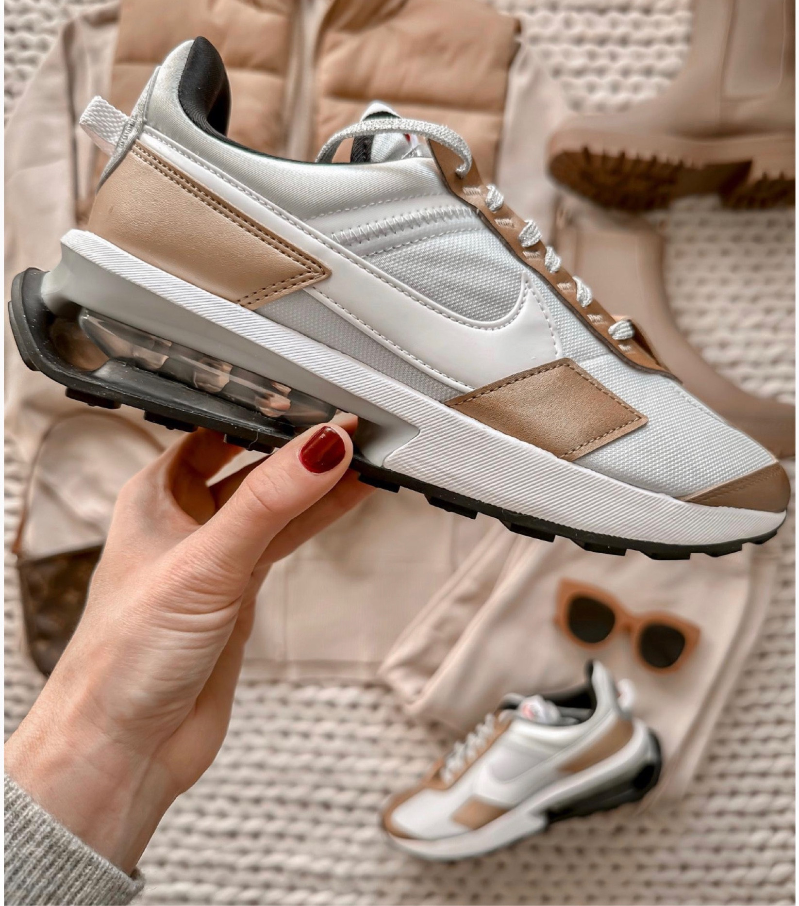 Nike sneakers 
Sneakers 
#ltkunder100
#ltkfit
#ltkshoecrush


#LTKFind #LTKU #LTKSeasonal