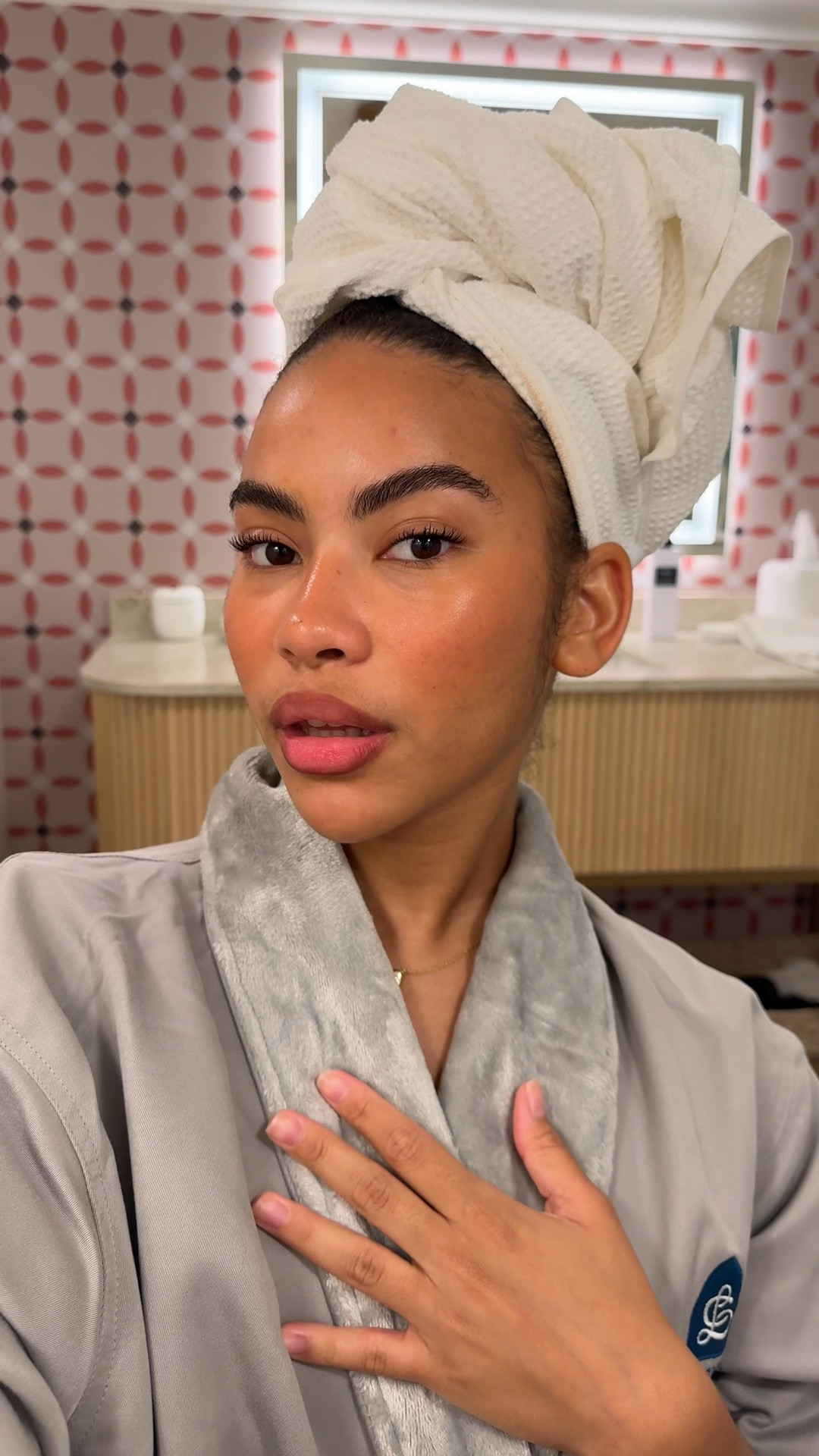 Here’s my natural makeup look I did on vacation!🤍 Super light, glowy, and fresh!

#LTKTravel #LTKBeauty #LTKVideo