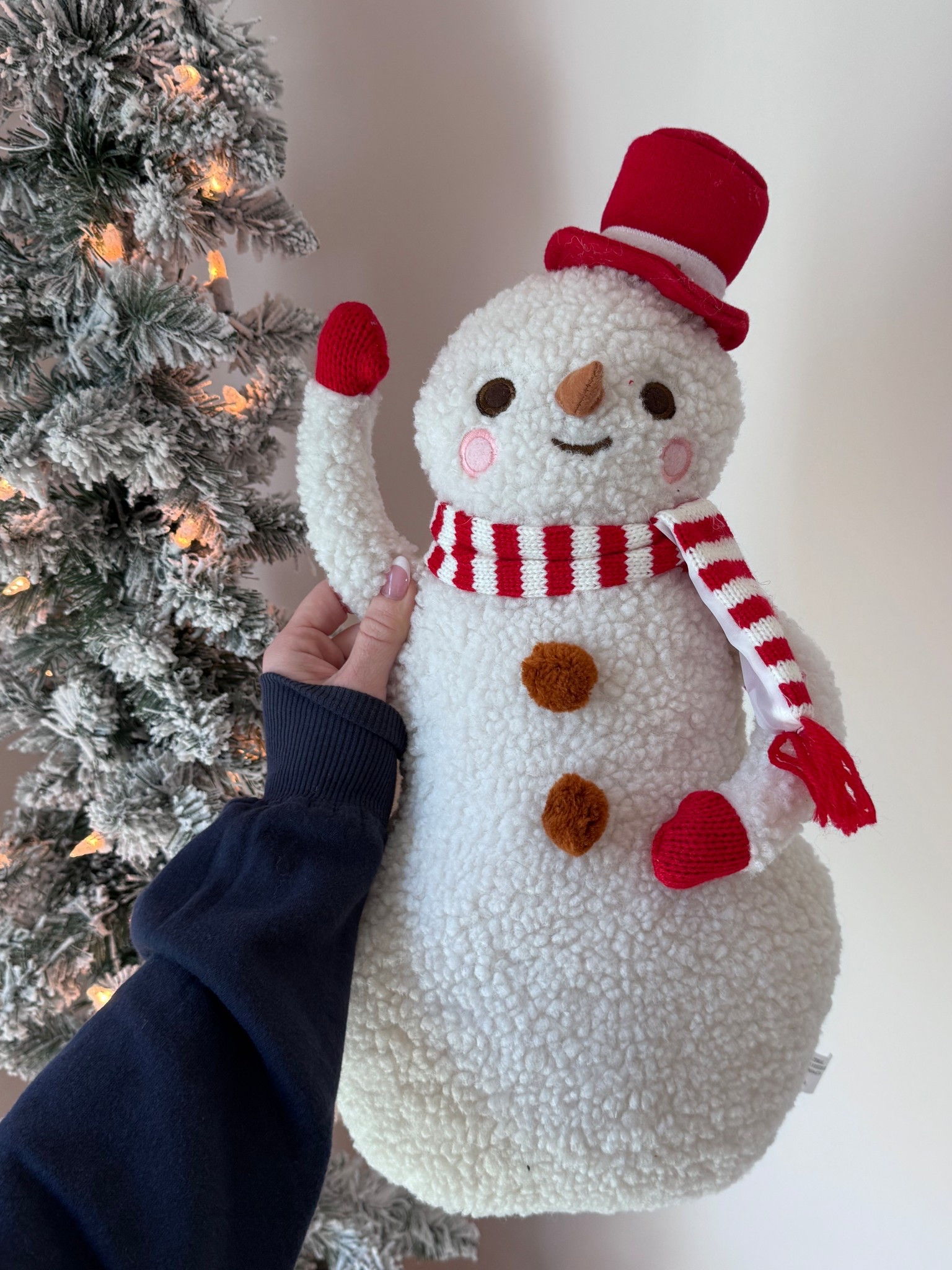 🎄 Target holiday Decor ☃️❤️ 

#TargetFinds #HolidayDecor #FestiveHome #CozySeason #TargetStyle #HomeForTheHolidays #DecorInspo #HolidayVibes #TargetHome #SeasonalStyle

#LTKSeasonal #LTKHoliday #LTKHome