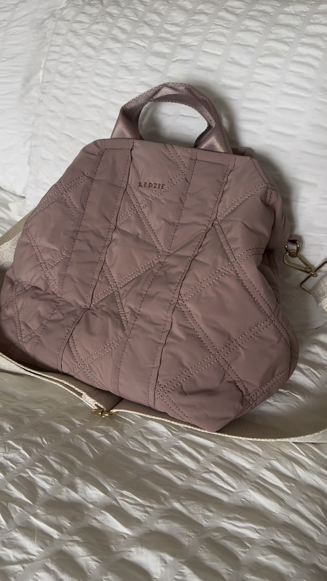 @kedziebags #MadeForEveryMoment #YourBagYourWay #Ad

#LTKItBag #LTKTravel #LTKFindsUnder100