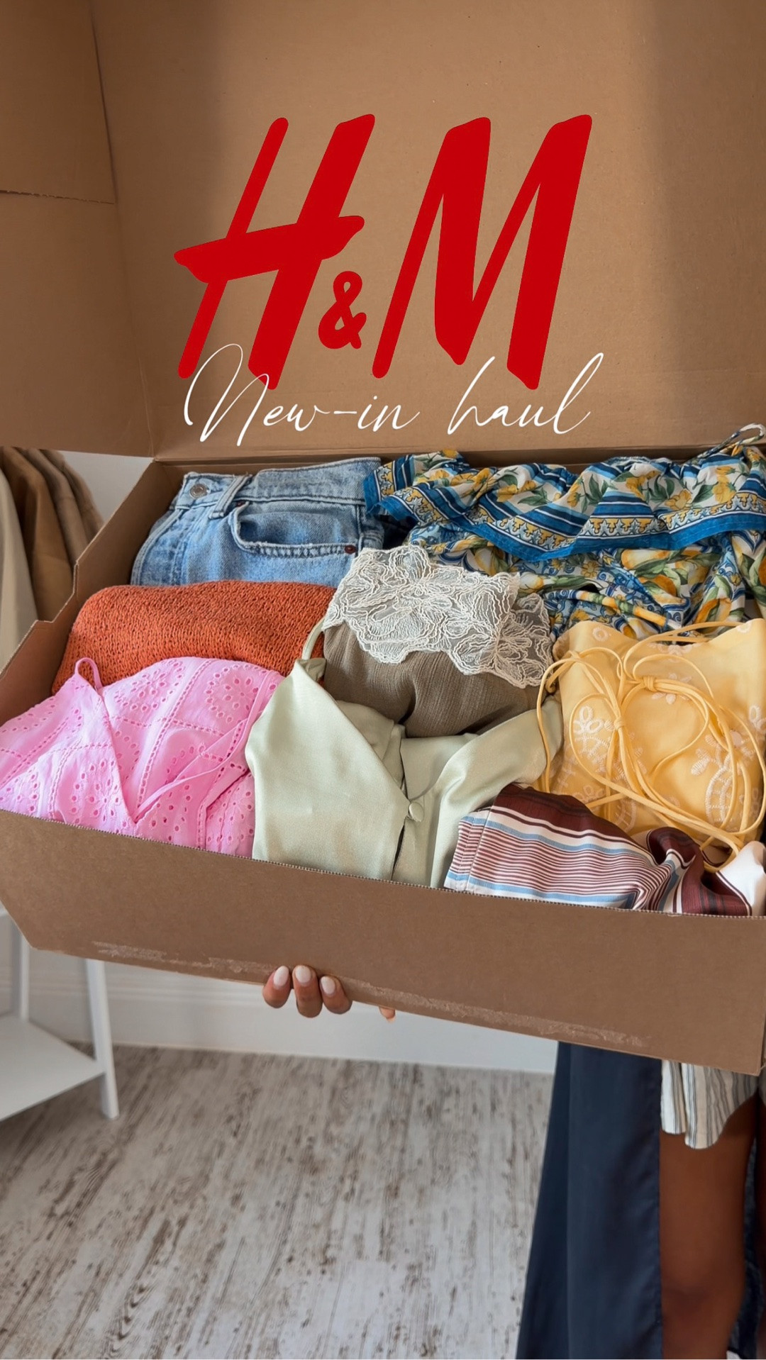 H&M NEW-IN!!! 😍💙🍋

Woweeee this is a spicy one!!! Absolutely OBSESSED with everything! The first dress is giving Capri vibes & the SLEEVES wow!!! 😍
The pink is sooo gorgeous for summer 💞 also LOVE the orange top for summer and the all white outfit is beeeeautiful 🥹🤍 I can’t pick a winner!! 
P.s no idea how I squeezed 9 outfits into this I could’ve sworn I only filmed 8 but you’re welcome 😅

#LTKsummer #LTKuk #LTKstyletip