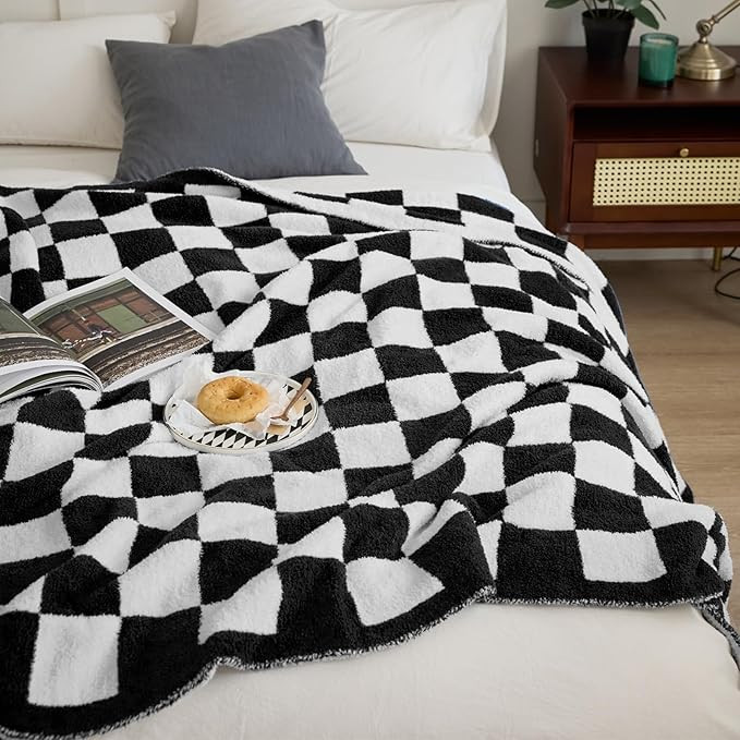 YIRUIO Throw Blanket Checkered Chessboard Fluffy Fuzzy Warmer Comfort Reversible Super Soft Cozy ... | Amazon (US)